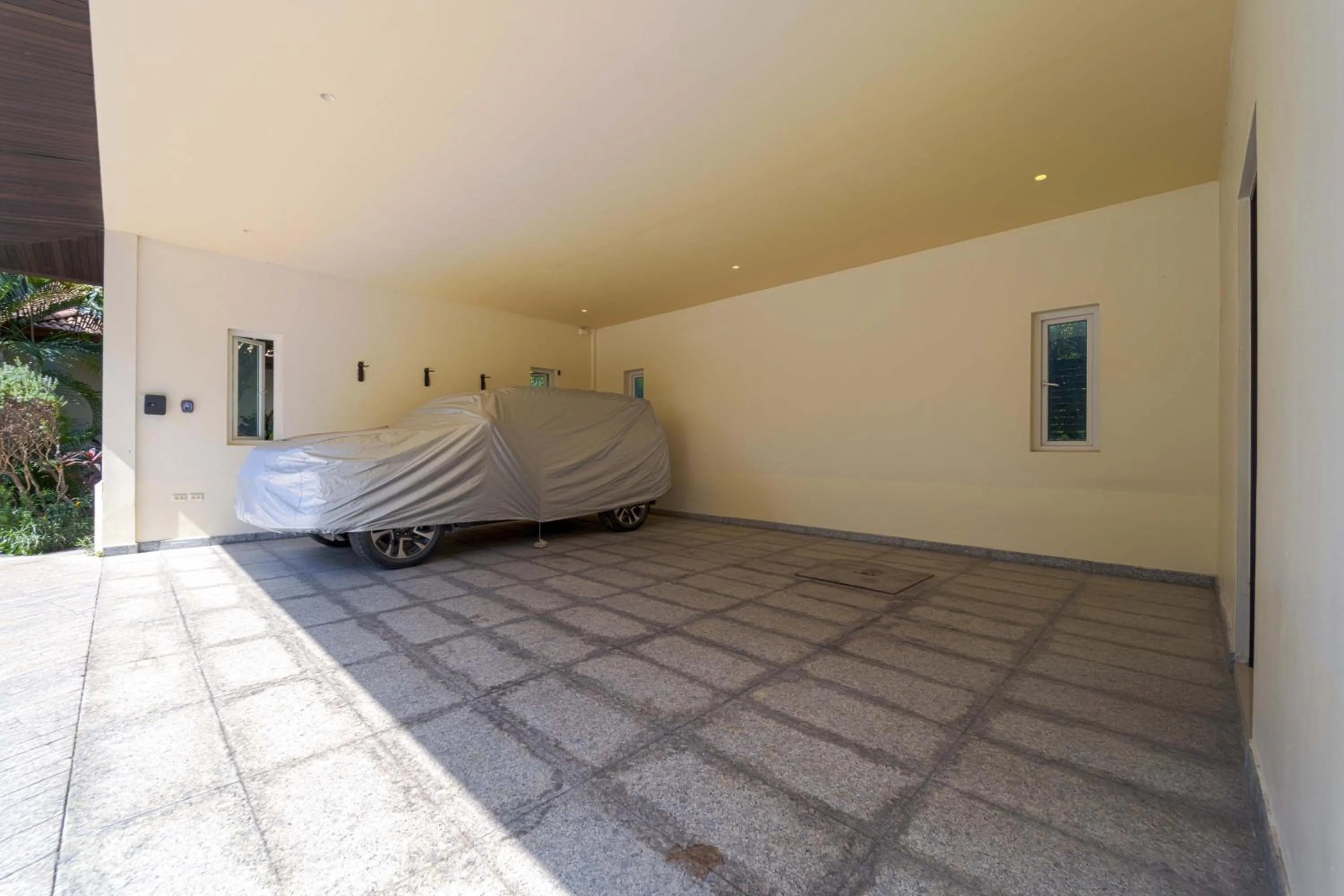 Bed in 6 Bedroom Luxury Villa on Golf Course PH125