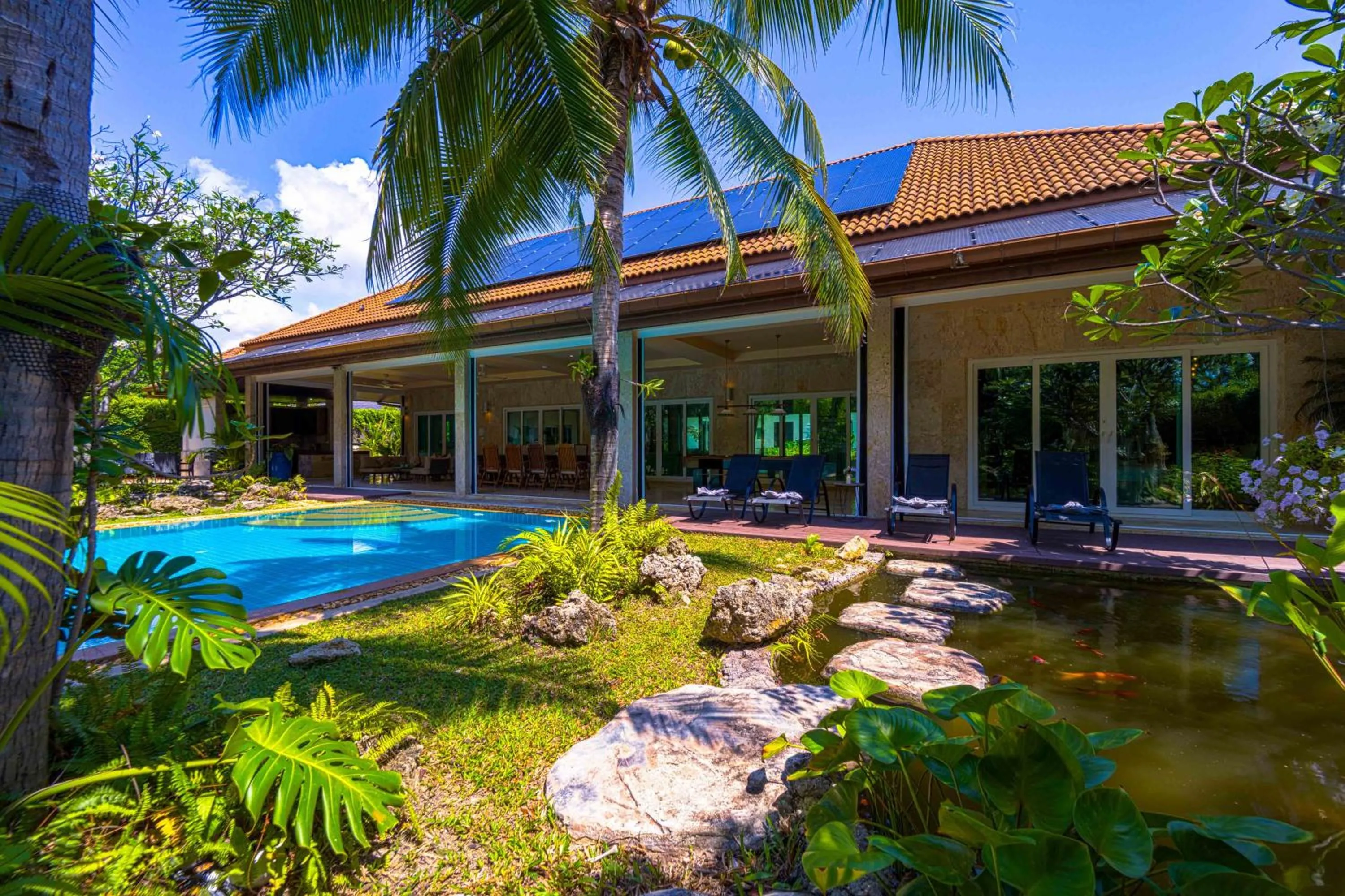 6 Bedroom Luxury Villa on Golf Course PH125