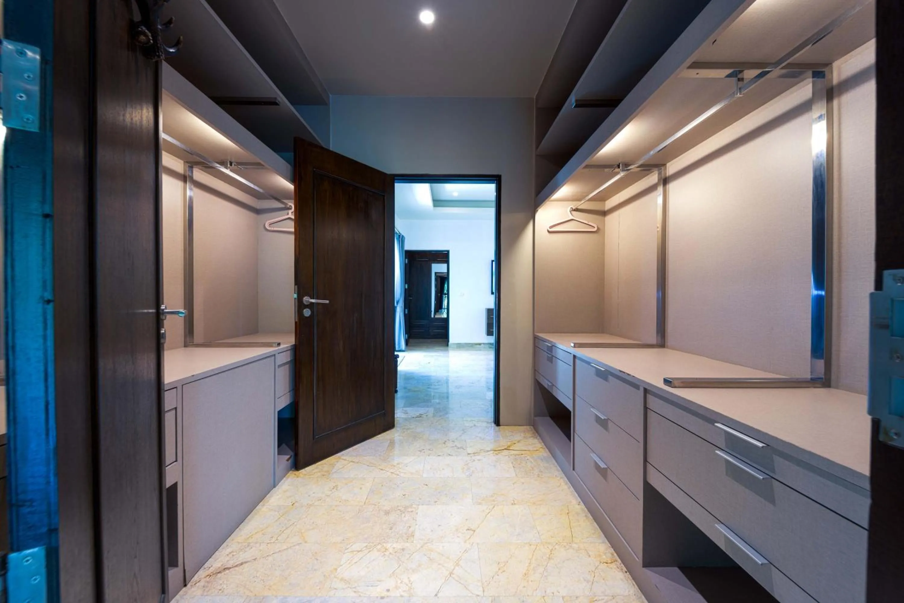 6 Bedroom Luxury Villa on Golf Course PH125