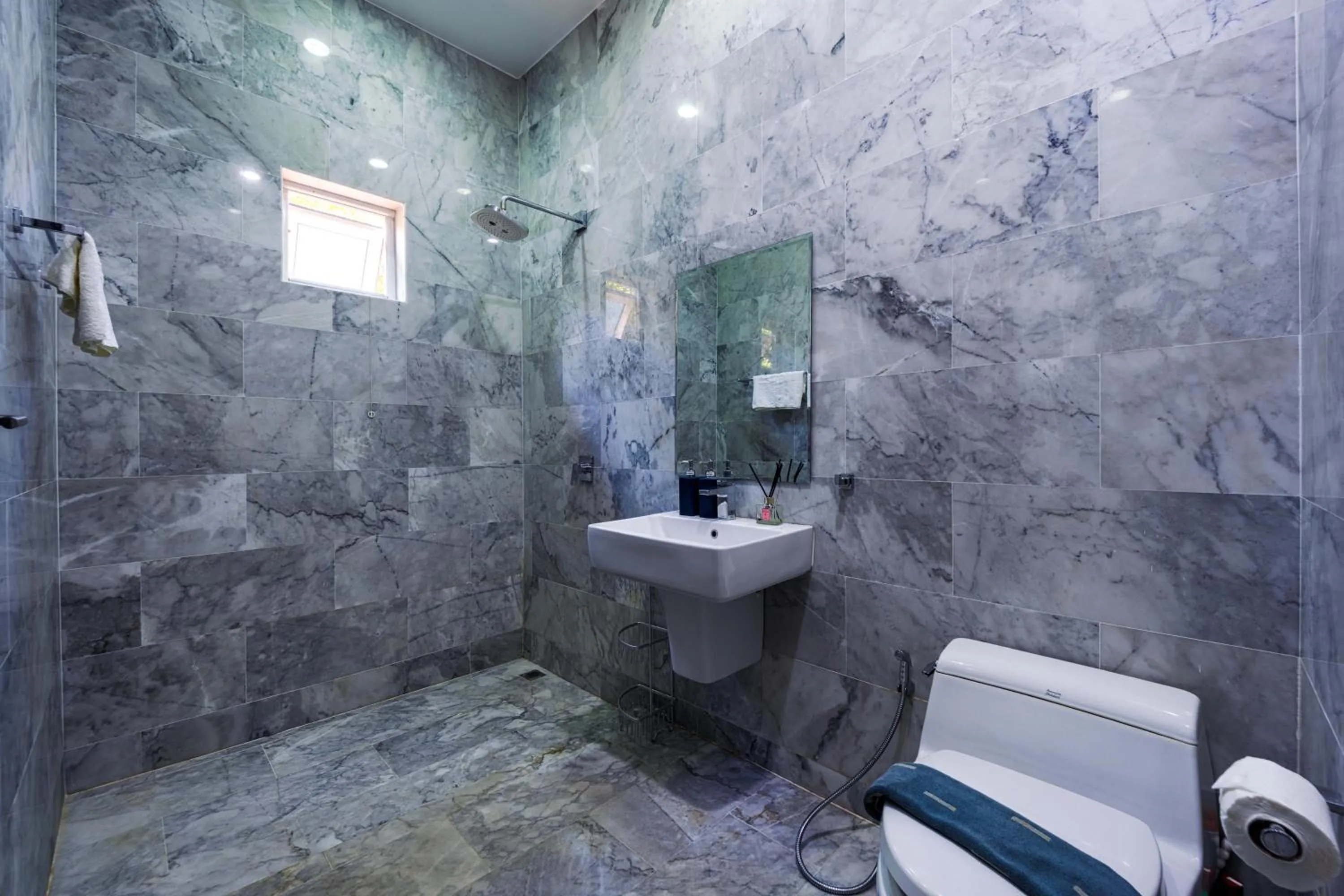 6 Bedroom Luxury Villa on Golf Course PH125