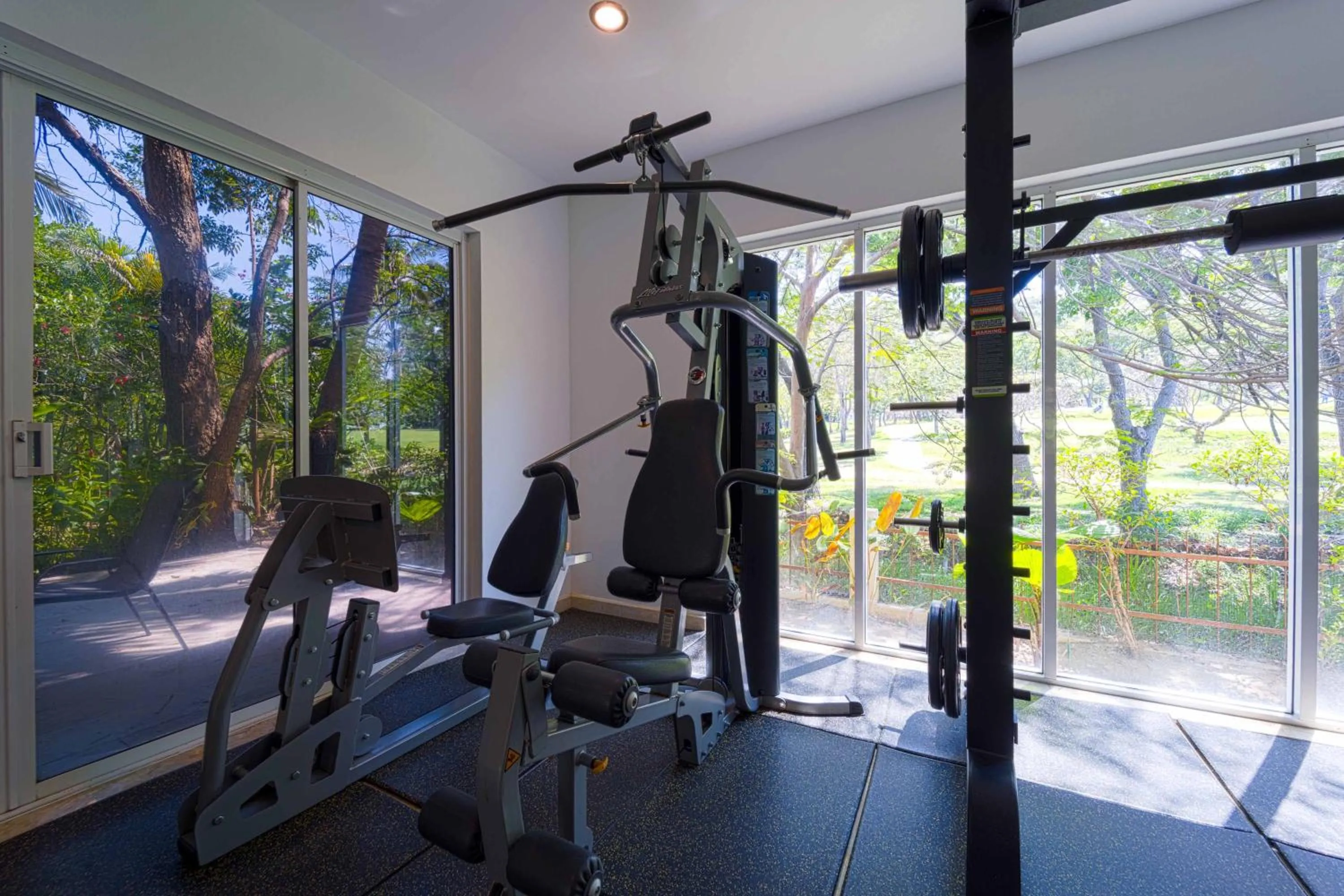 6 Bedroom Luxury Villa on Golf Course PH125