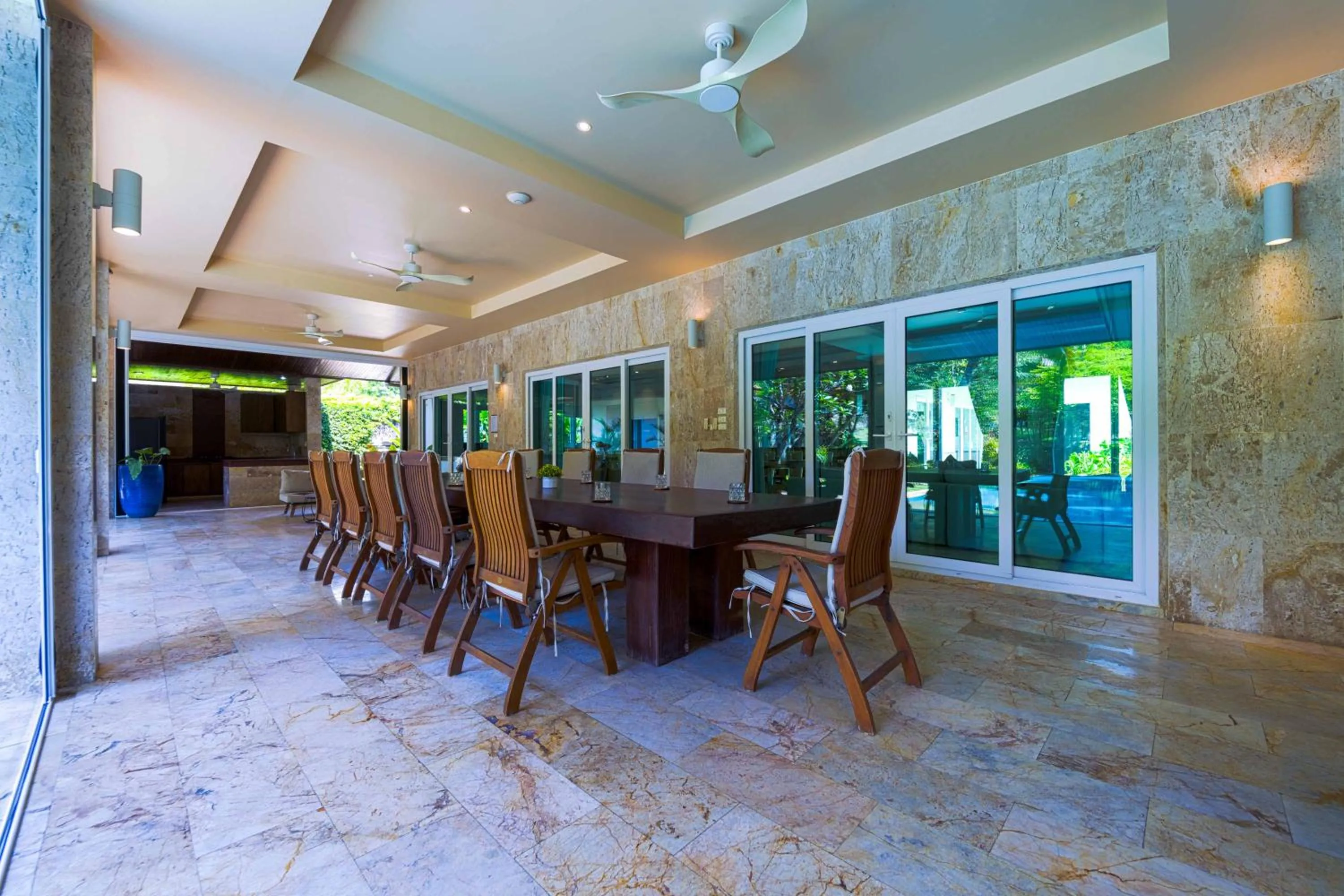 6 Bedroom Luxury Villa on Golf Course PH125