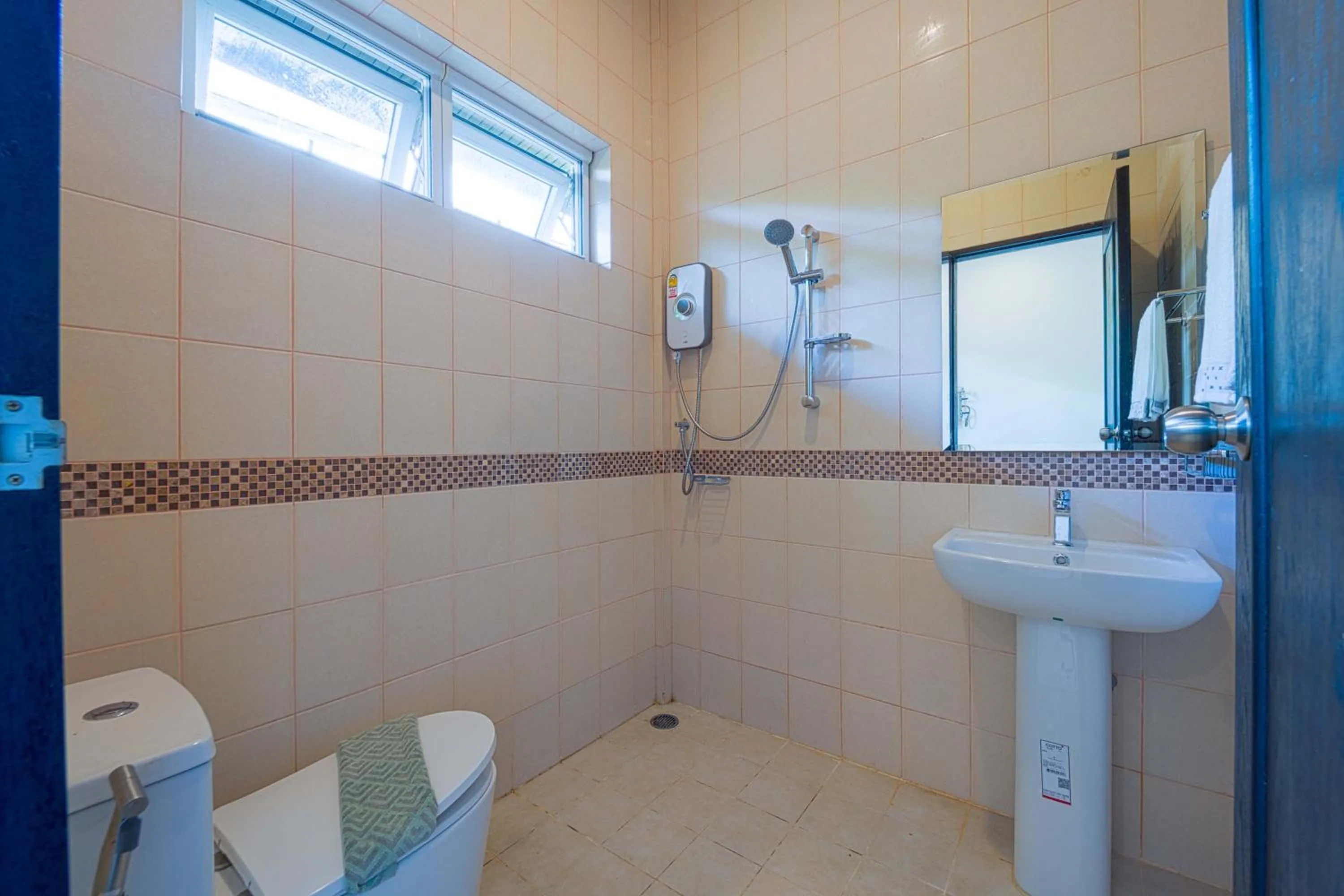 6 Bedroom Luxury Villa on Golf Course PH125