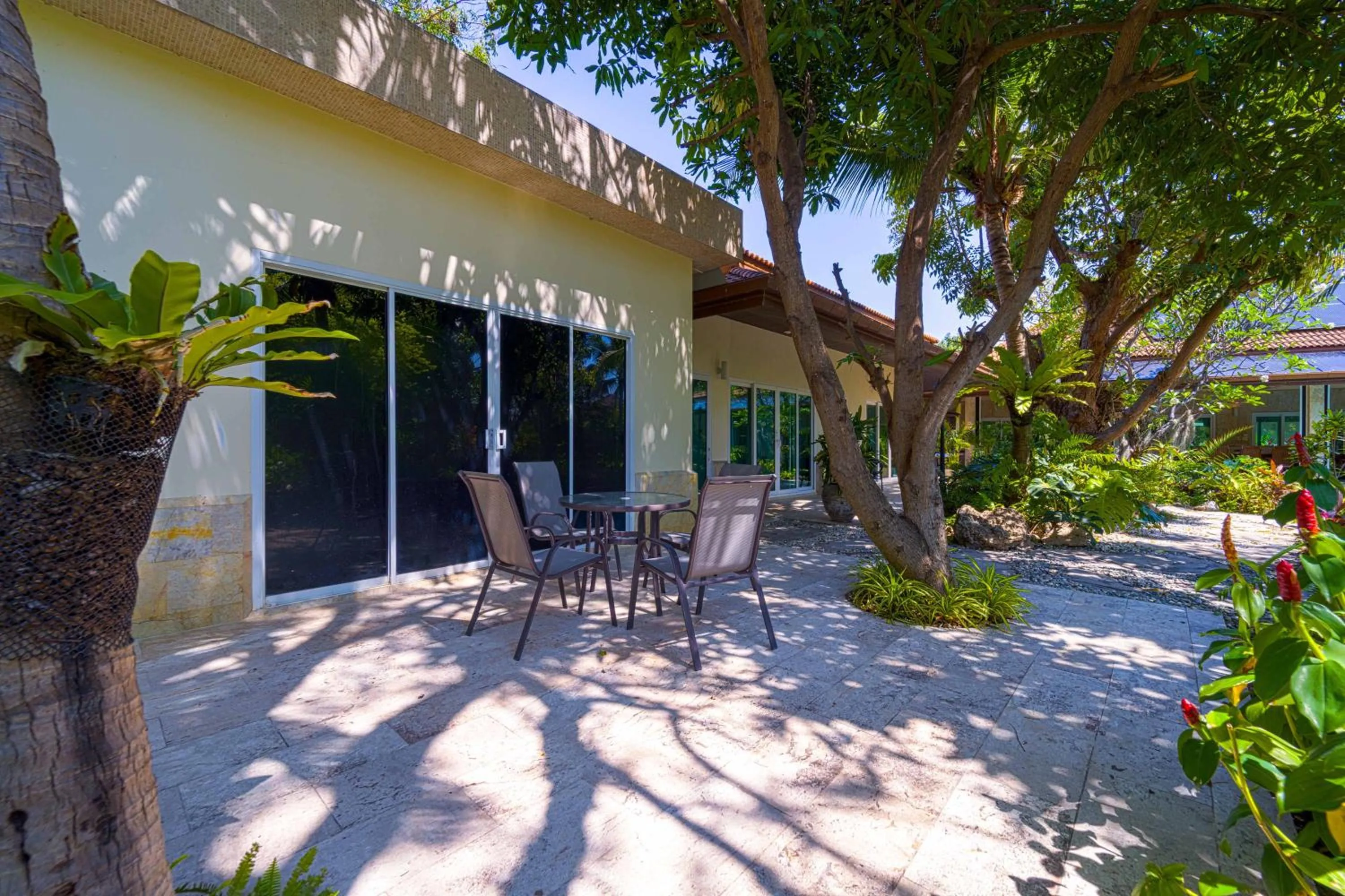 6 Bedroom Luxury Villa on Golf Course PH125