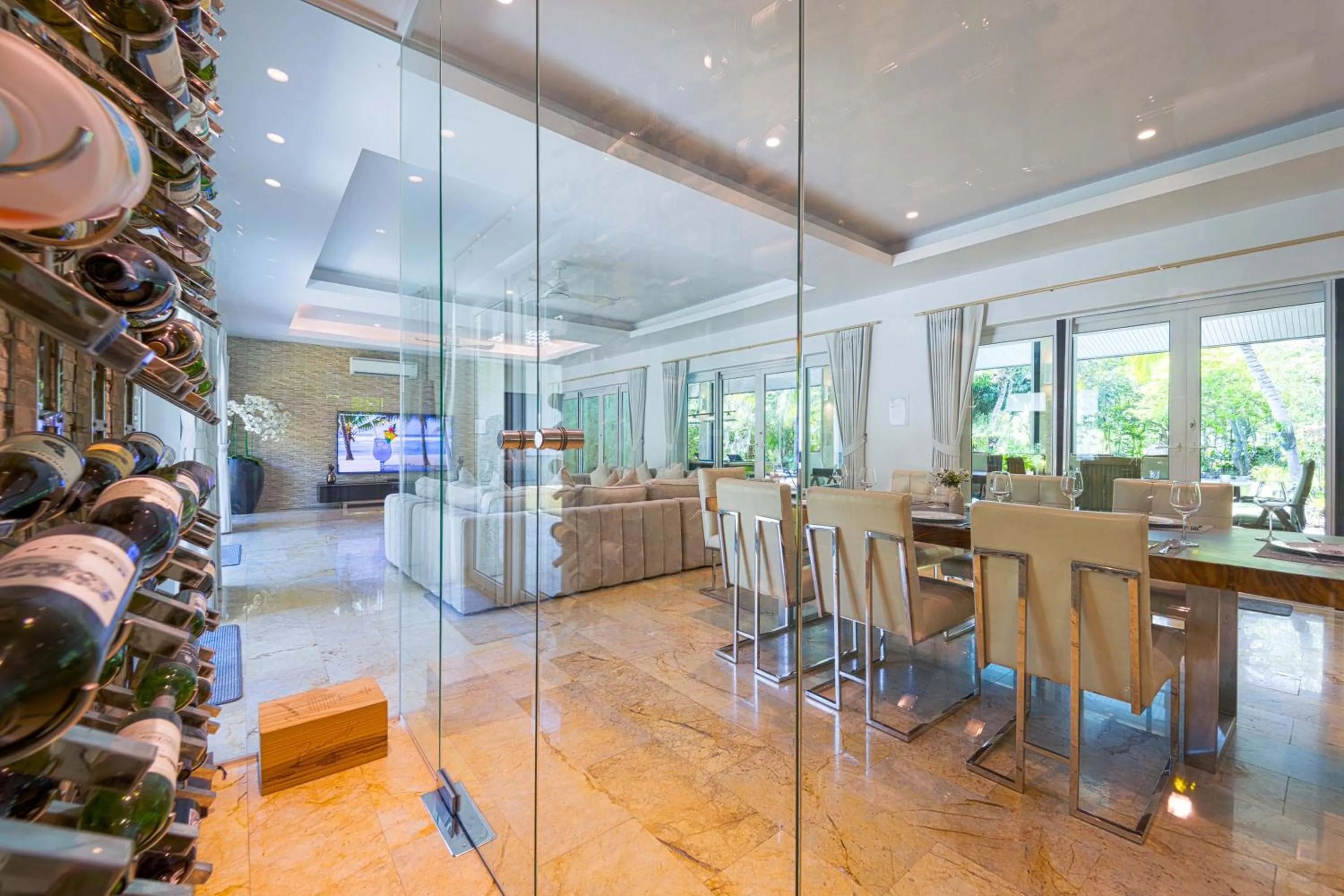6 Bedroom Luxury Villa on Golf Course PH125