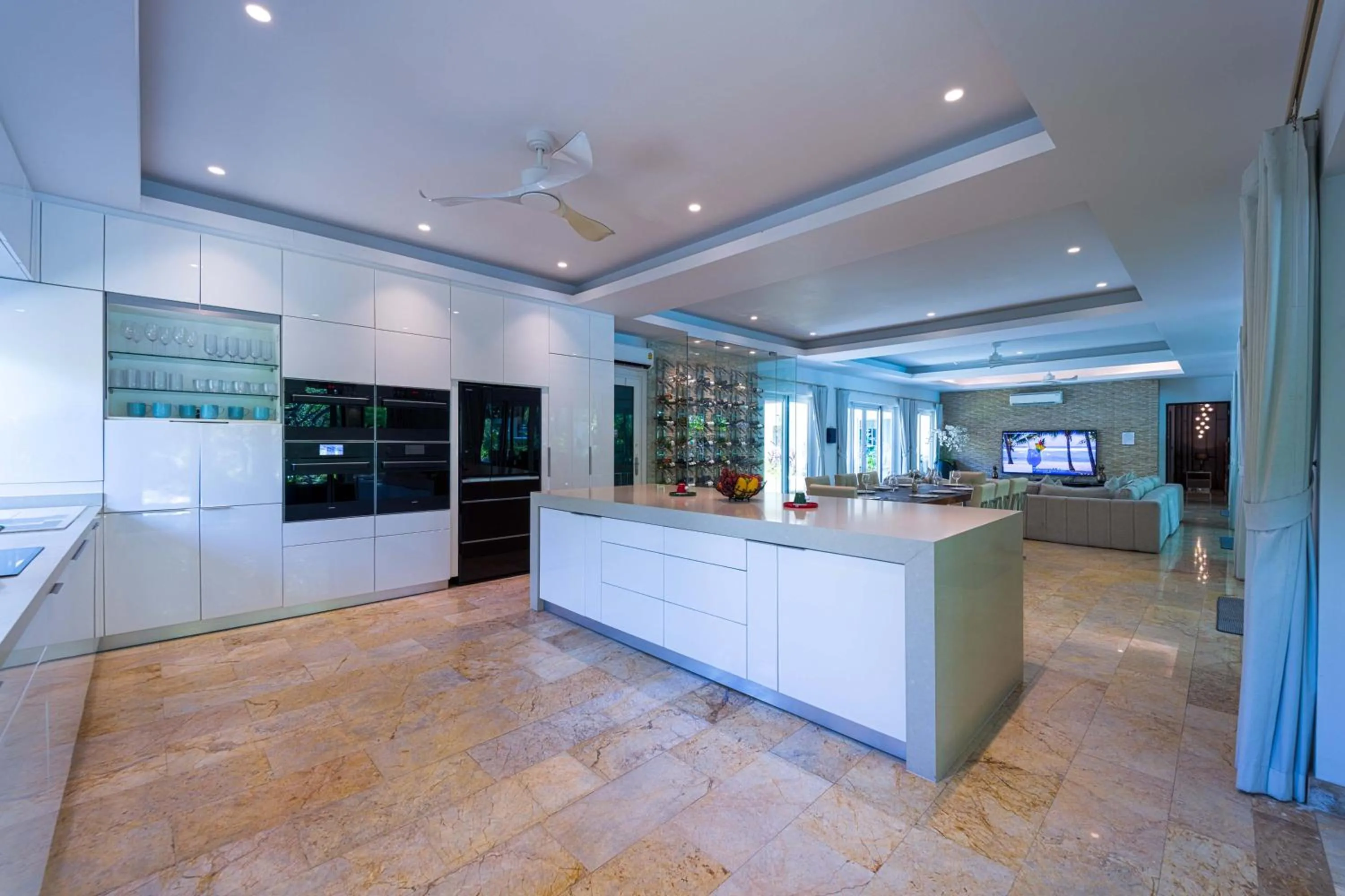 6 Bedroom Luxury Villa on Golf Course PH125