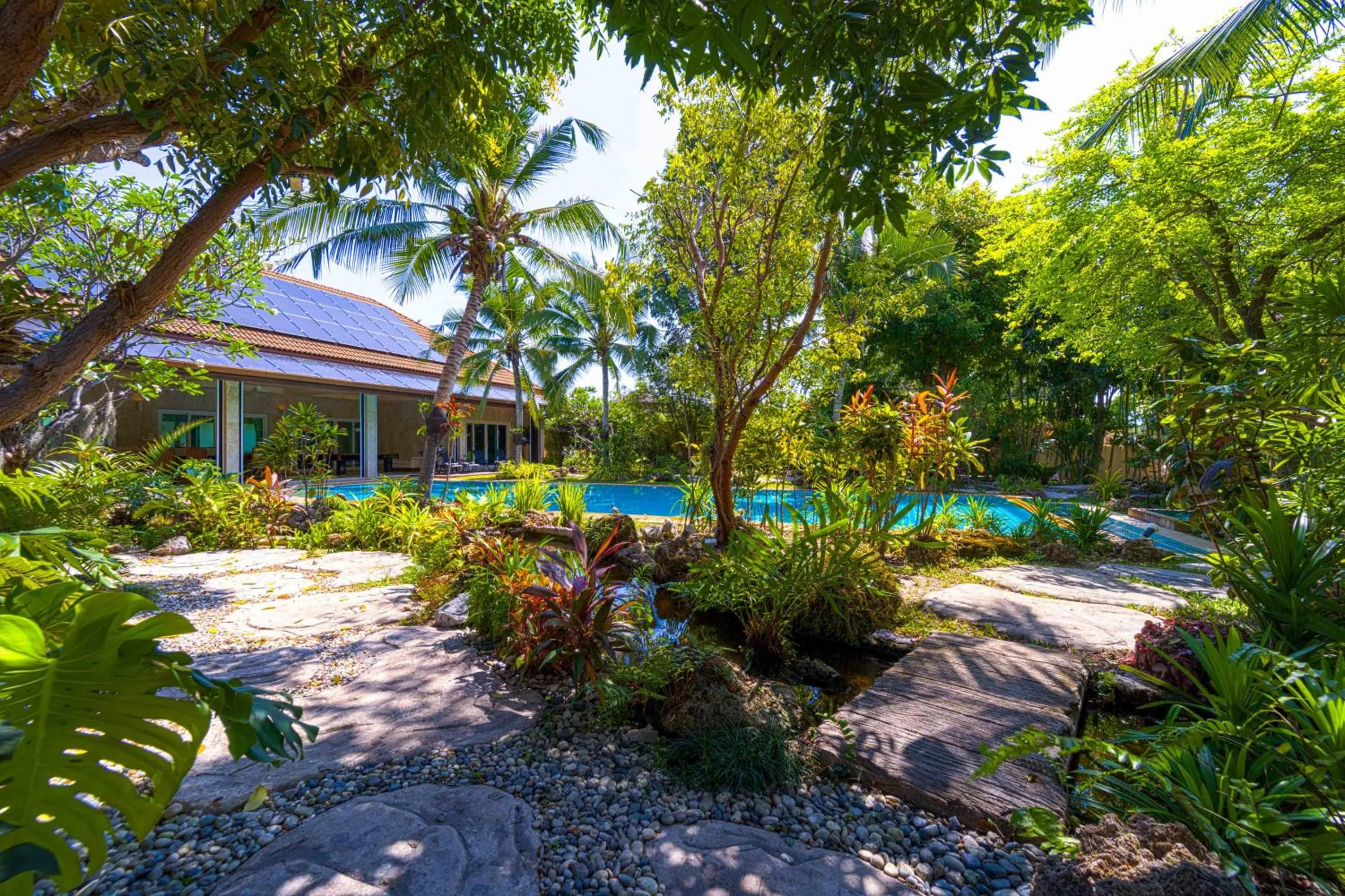 6 Bedroom Luxury Villa on Golf Course PH125