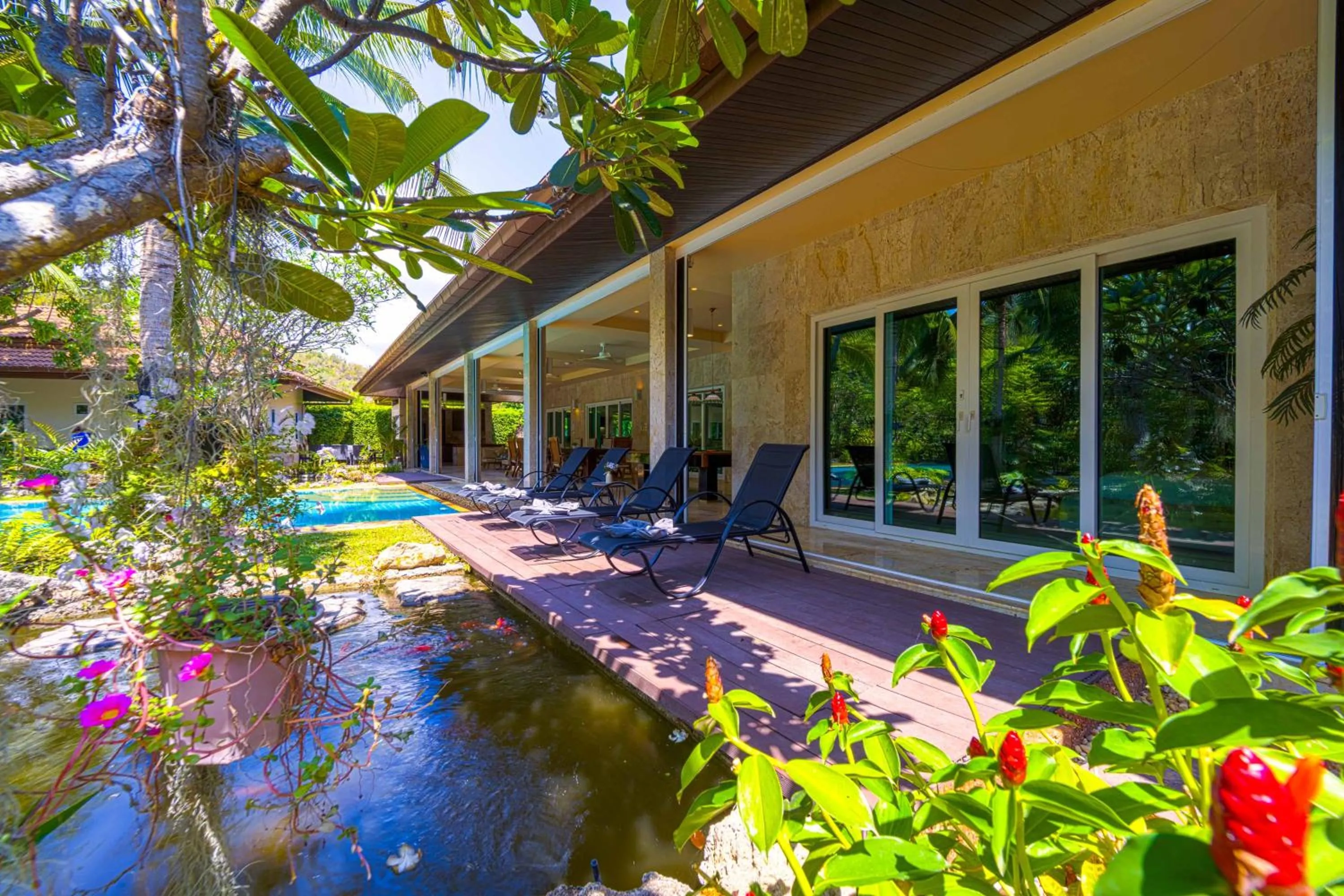 6 Bedroom Luxury Villa on Golf Course PH125