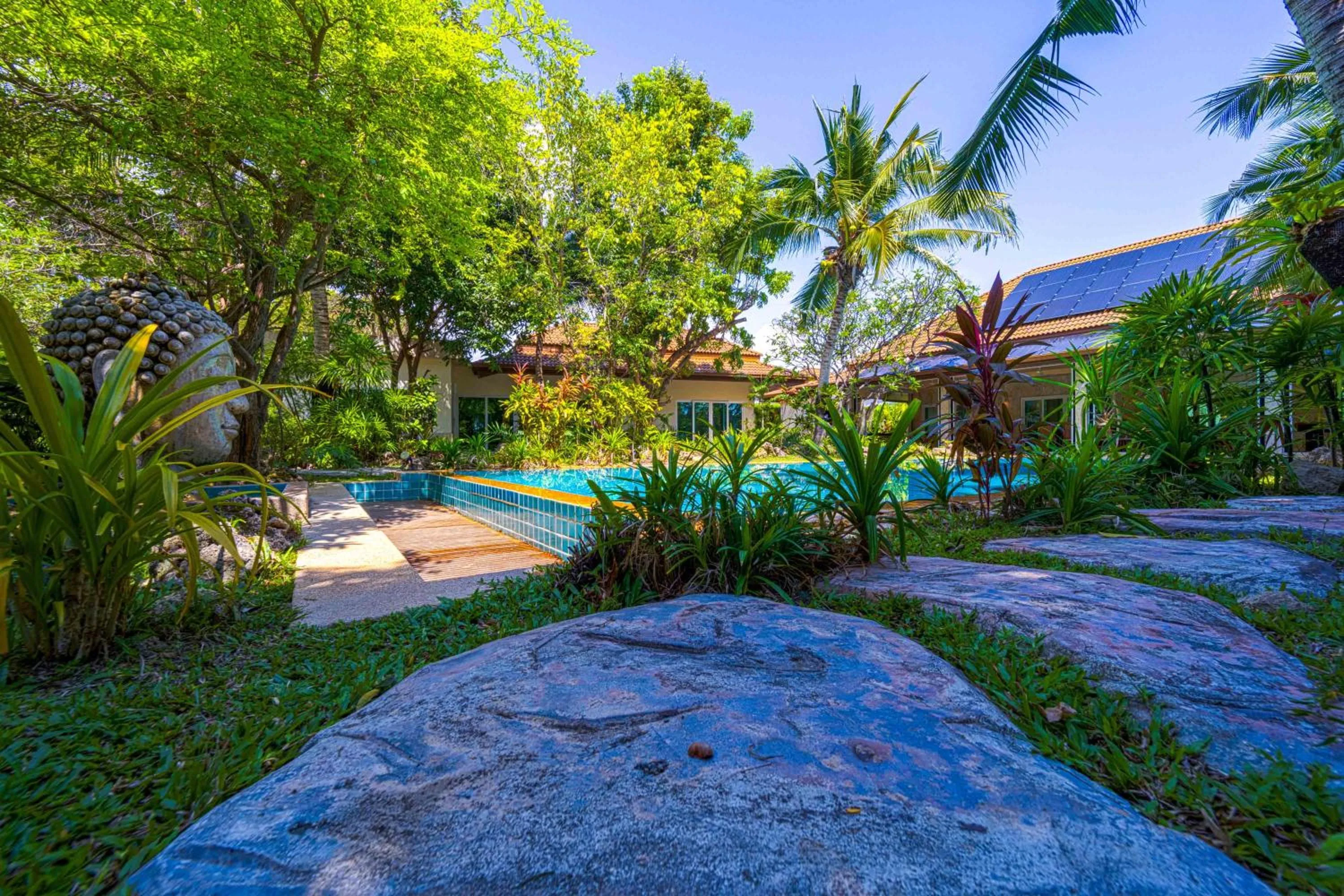 6 Bedroom Luxury Villa on Golf Course PH125