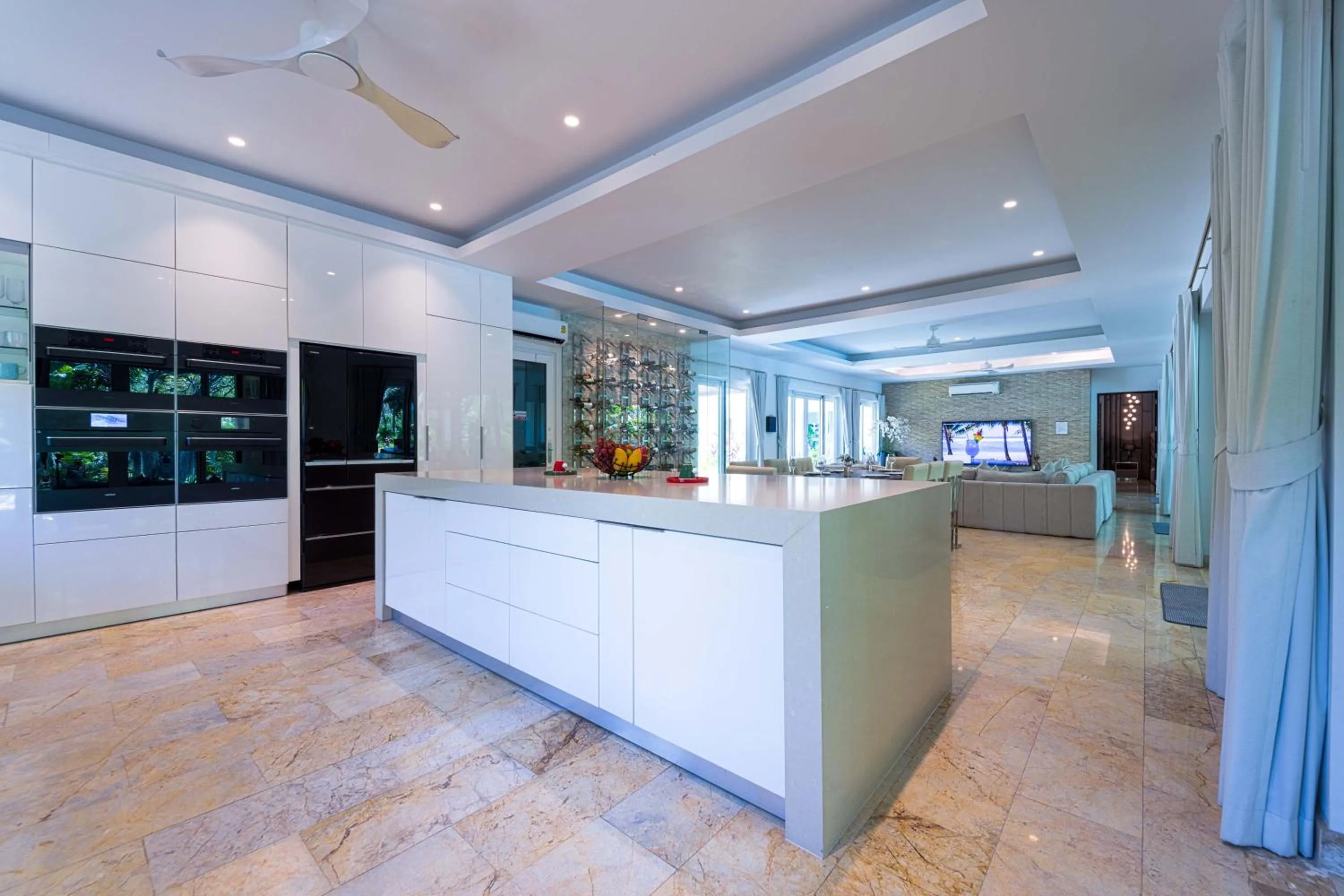 6 Bedroom Luxury Villa on Golf Course PH125