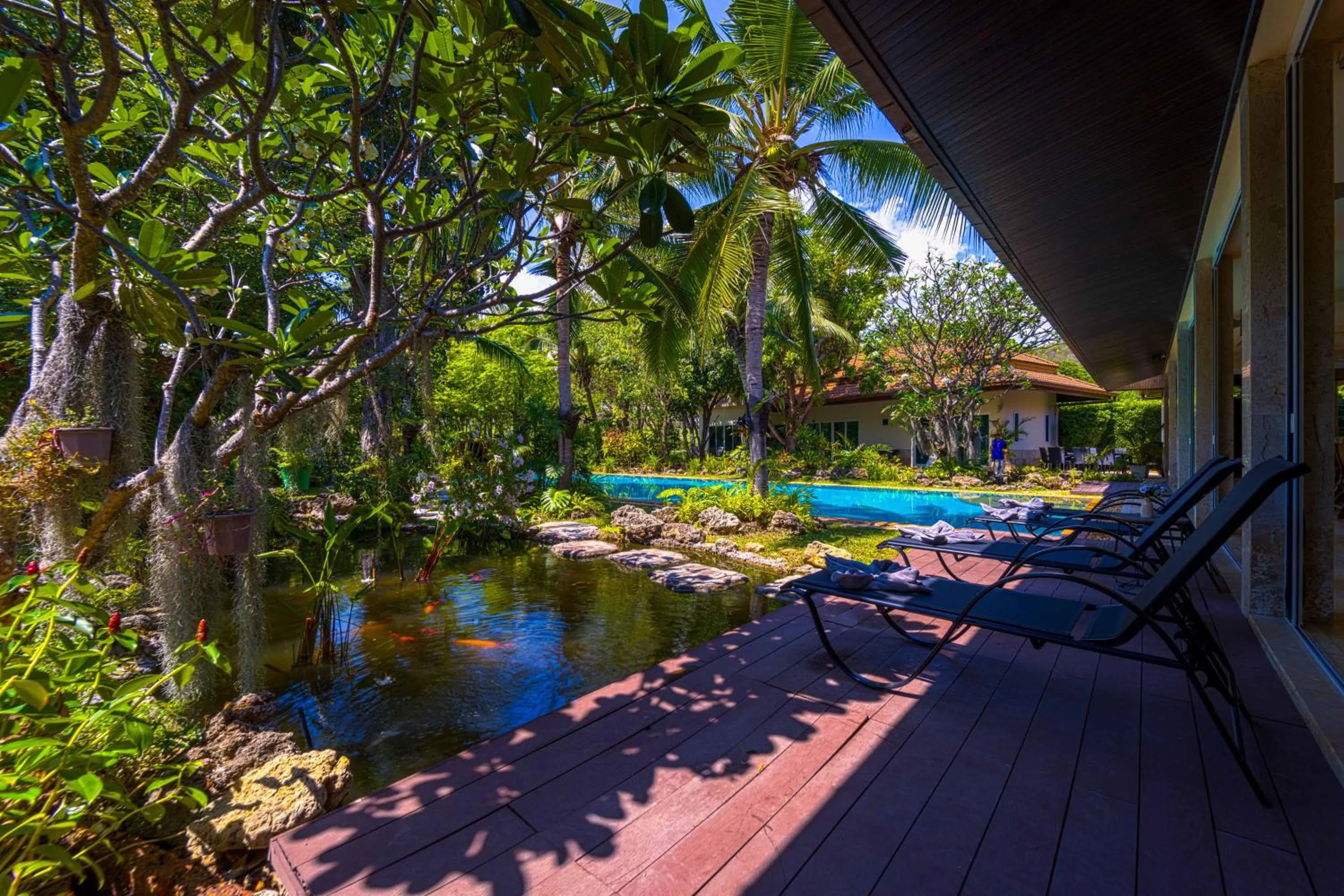 6 Bedroom Luxury Villa on Golf Course PH125