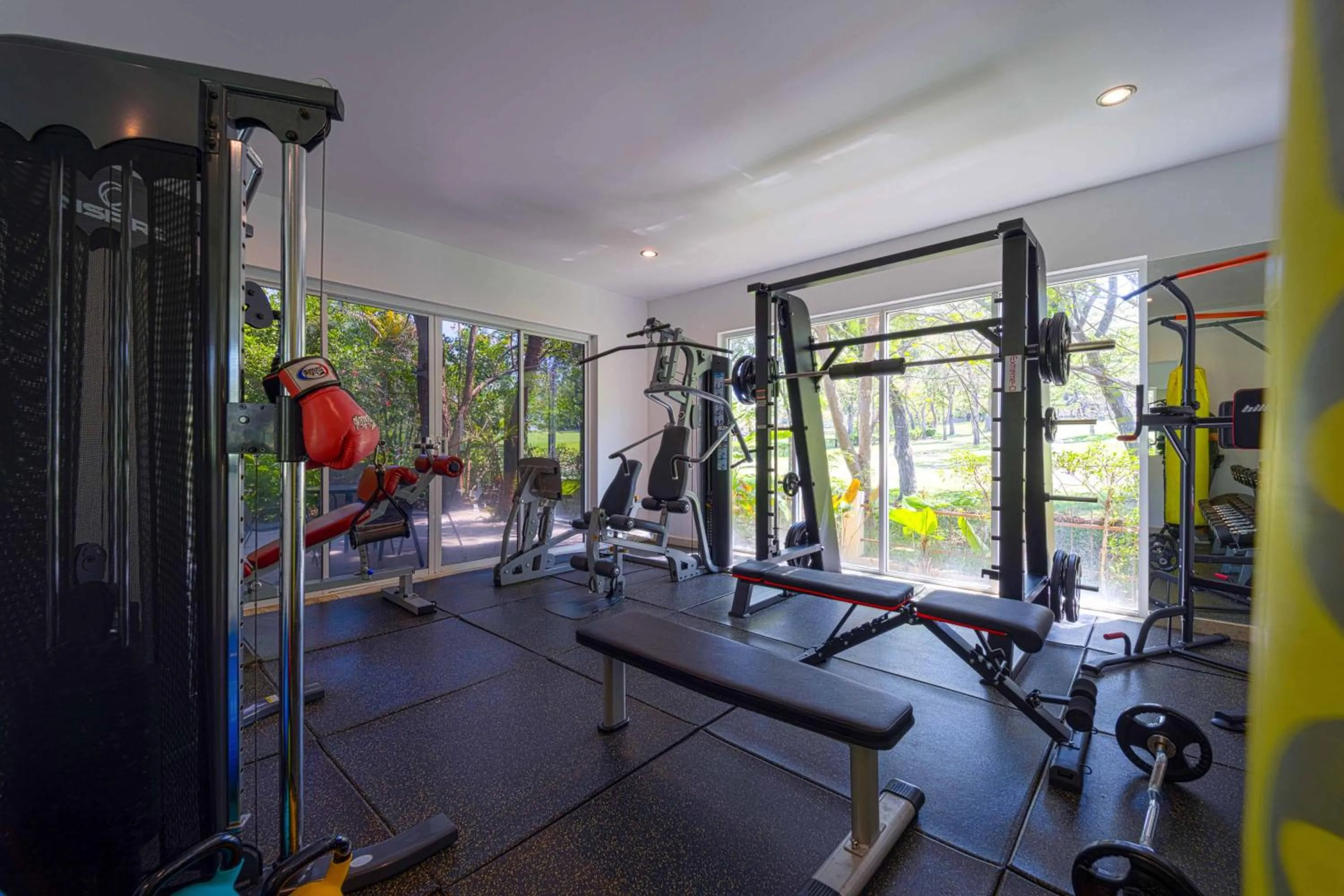 6 Bedroom Luxury Villa on Golf Course PH125