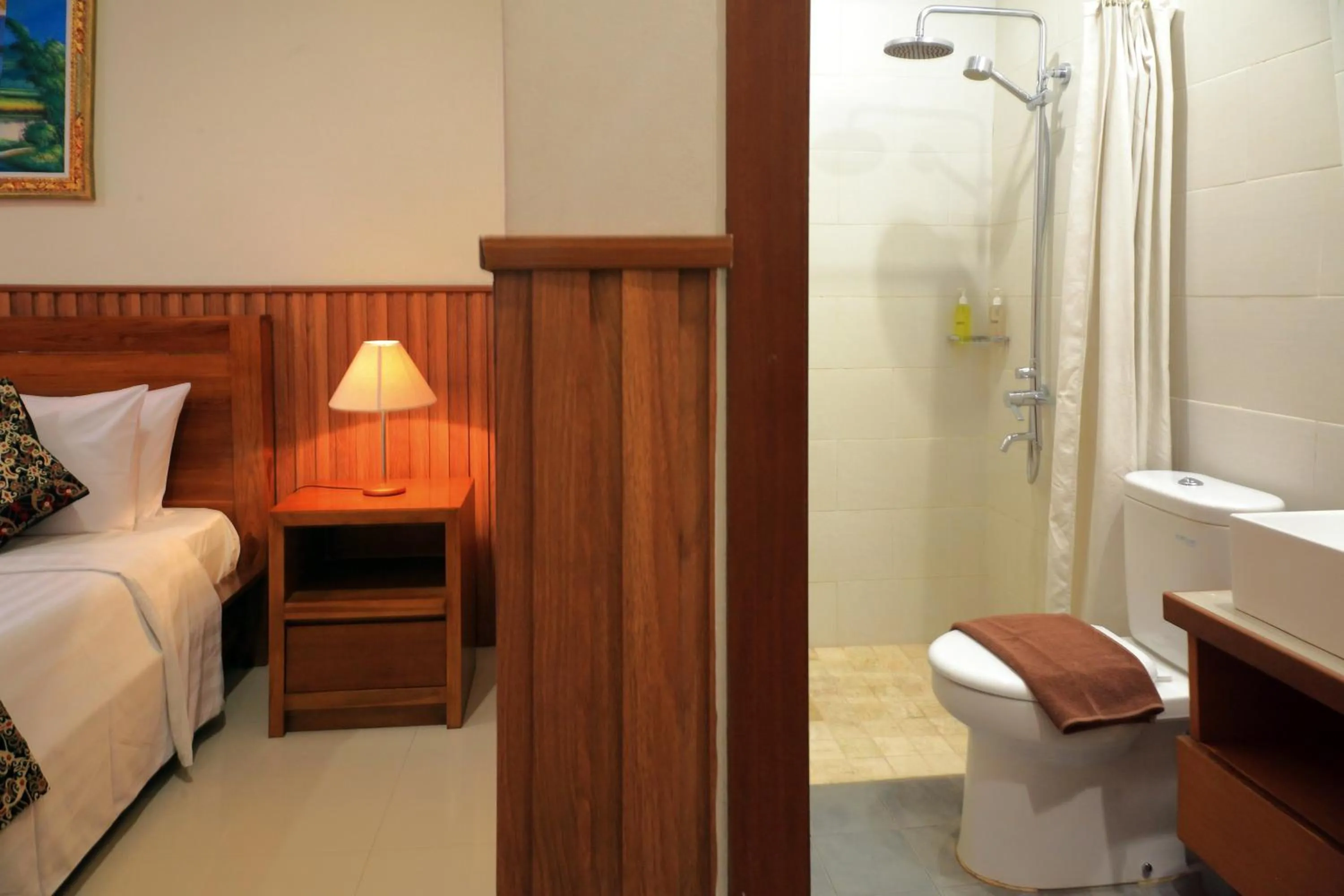 Shower, Bed in Cening Ayu Sanur