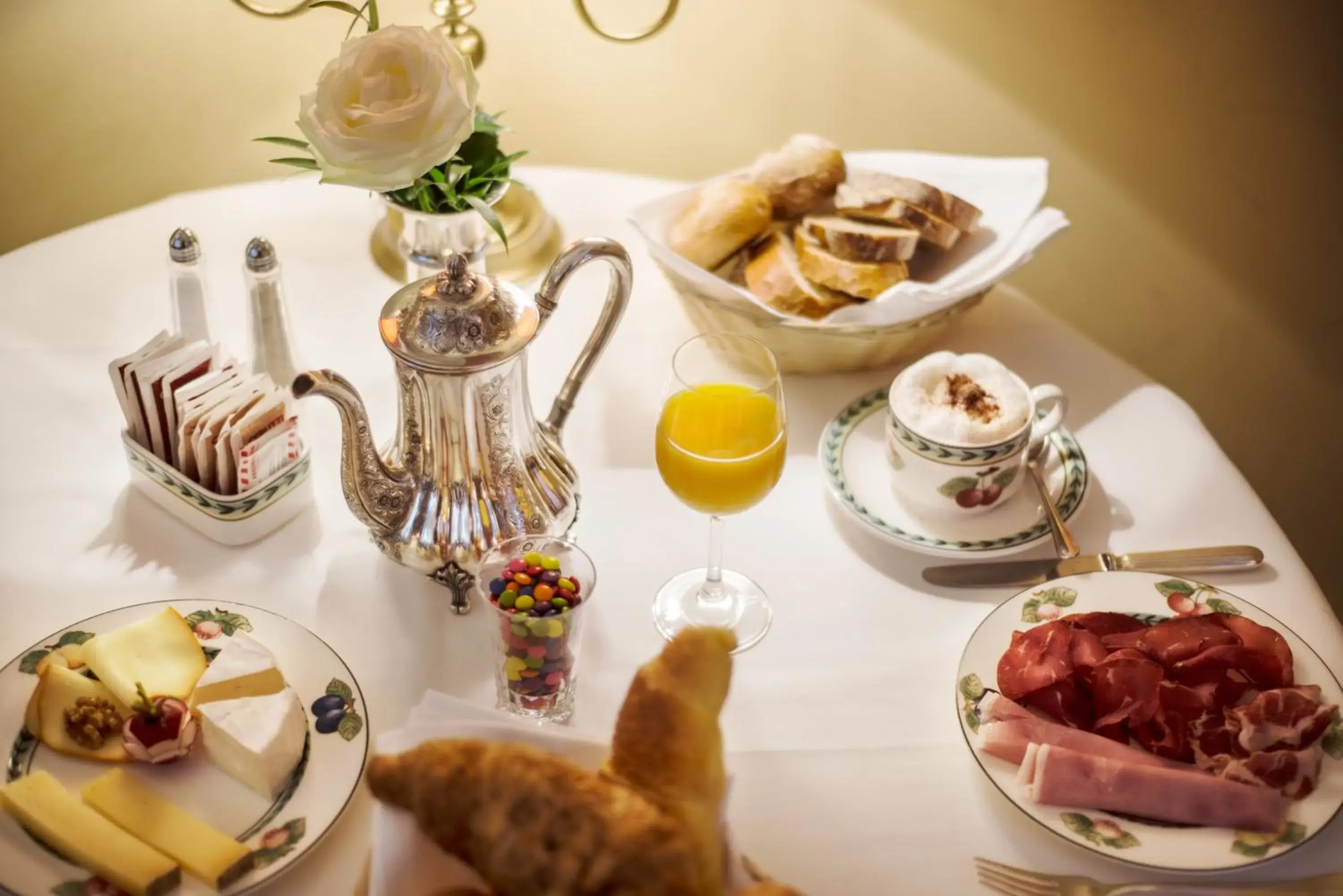 Buffet breakfast in International au Lac Historic Lakeside Hotel Buffet breakfast in International au Lac Historic Lakeside Hotel