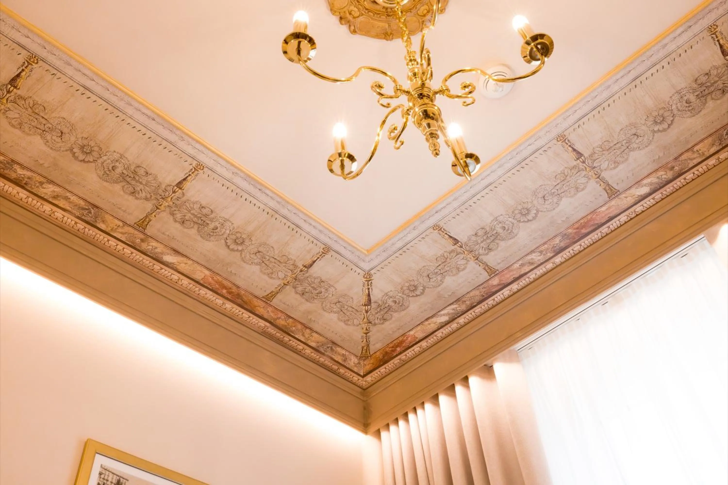 Decorative detail in International au Lac Historic Lakeside Hotel