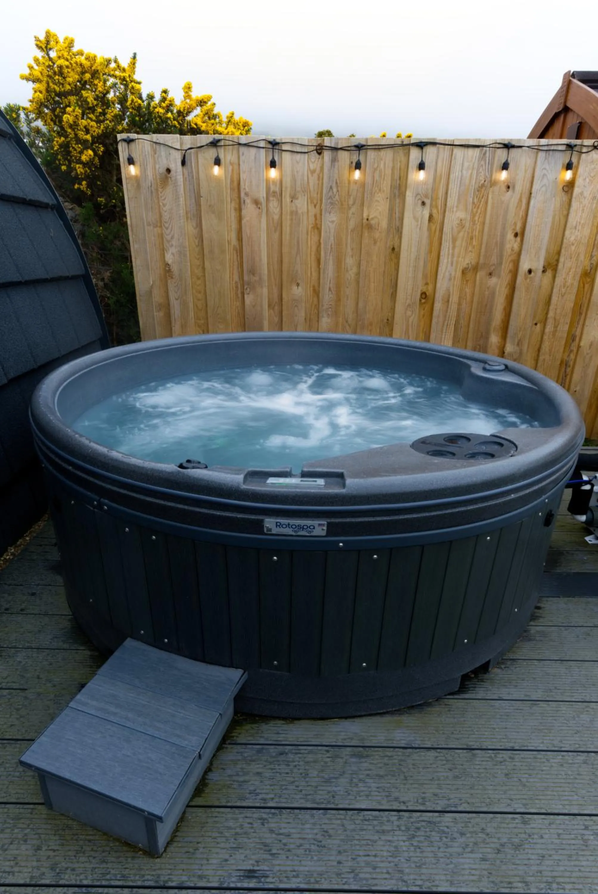 Hot Tub in North Coast 500 Pods - Brora