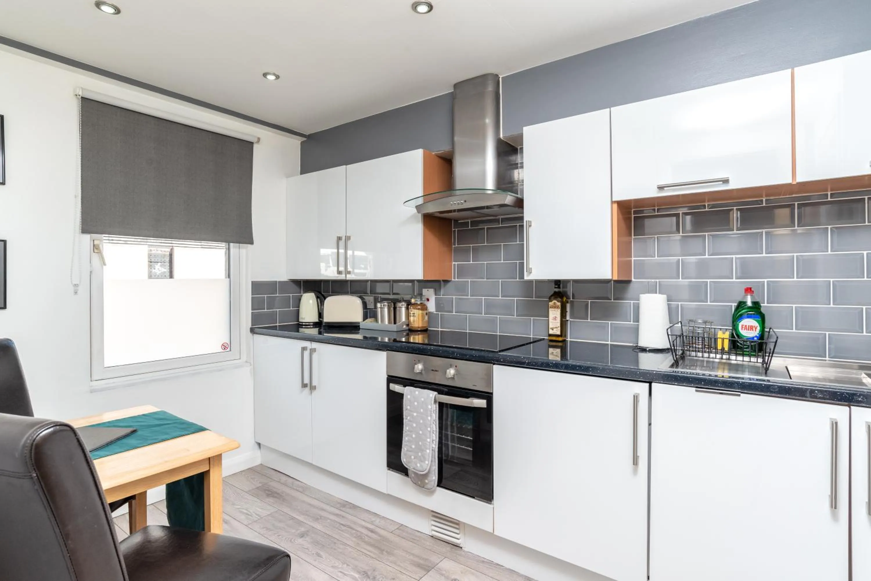 Historic Location, Private Parking, Ground Floor Luxury Flat