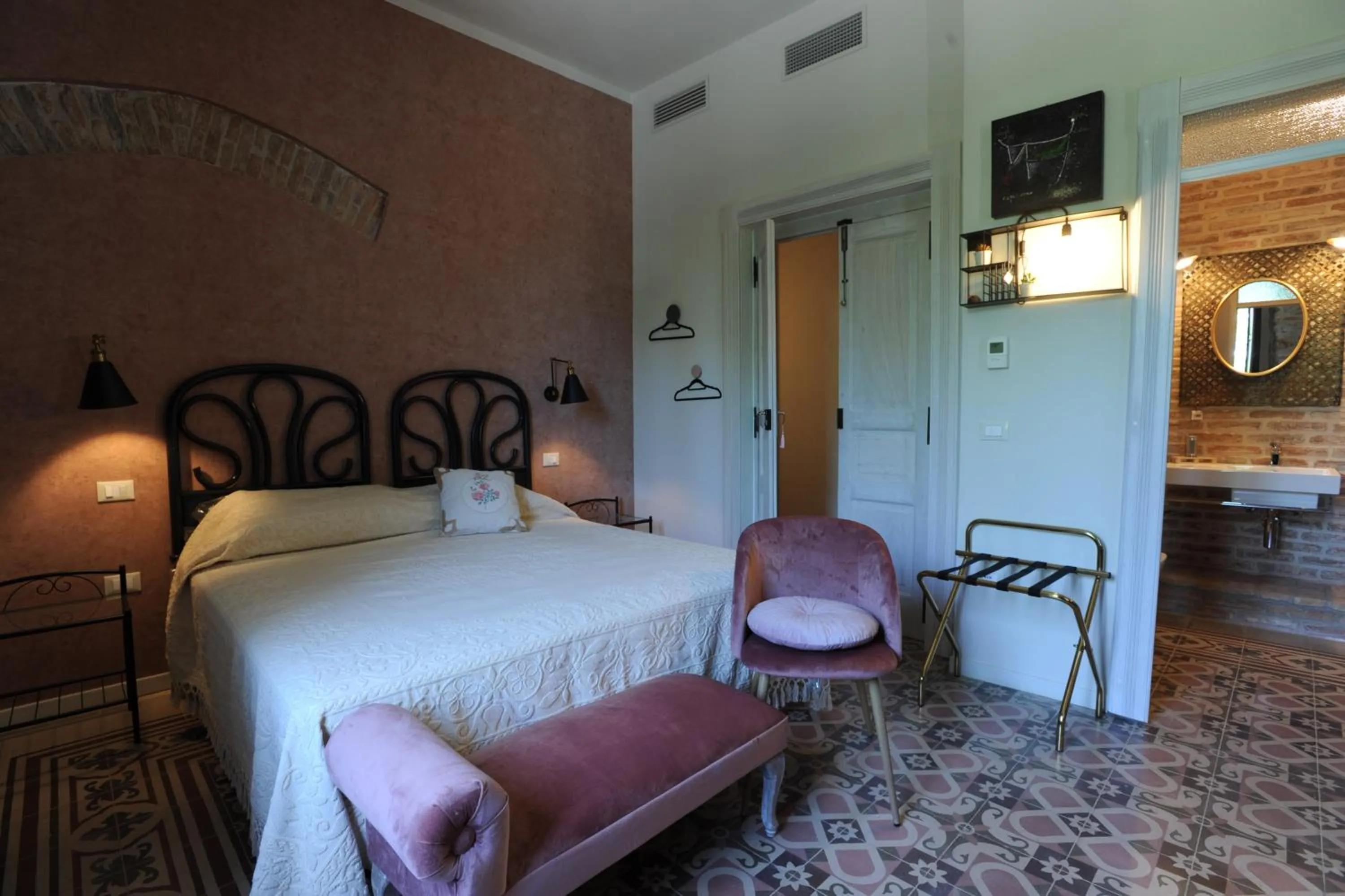 Photo of the whole room, Bed in Palazzo Scura