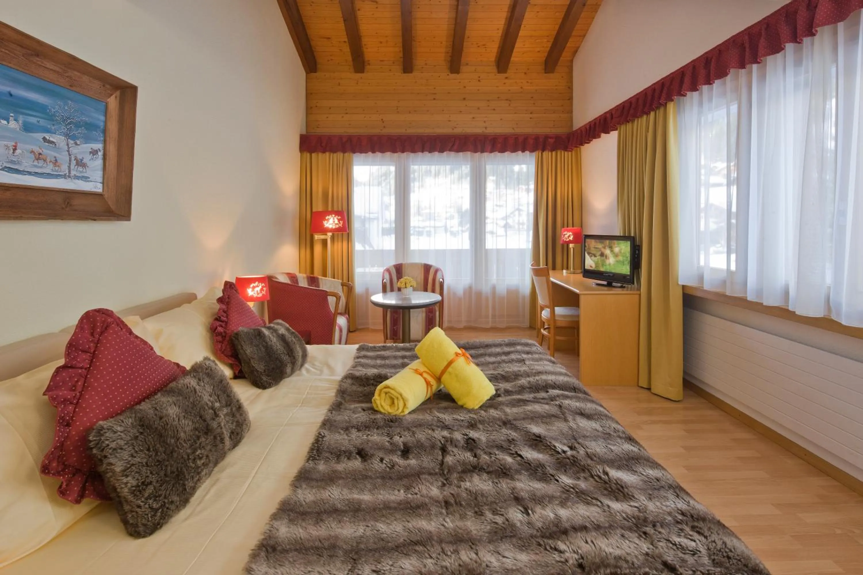 Photo of the whole room, Bed in Chalet-Hotel Beau-Site