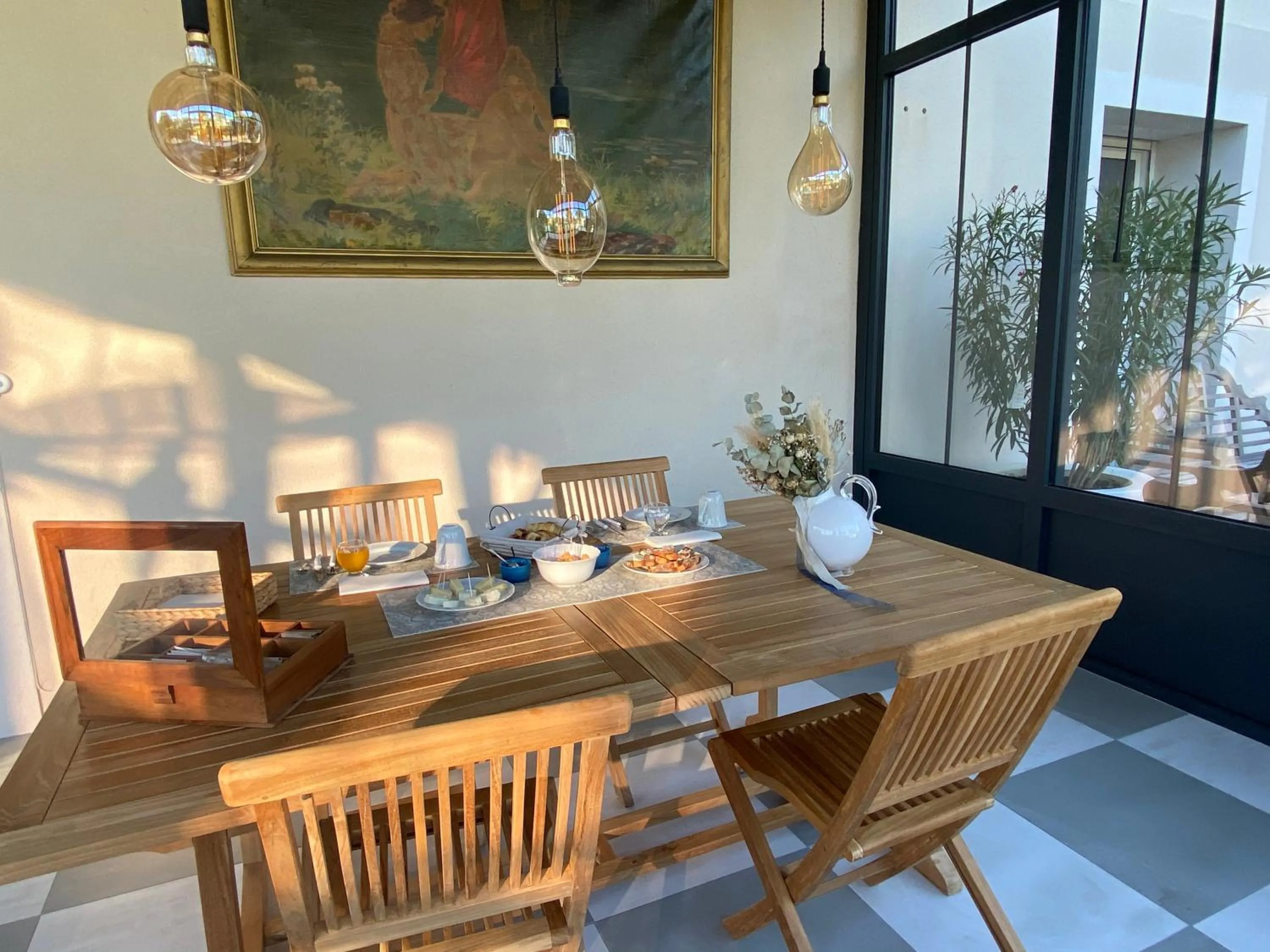 Dining area in Ô gré des sens