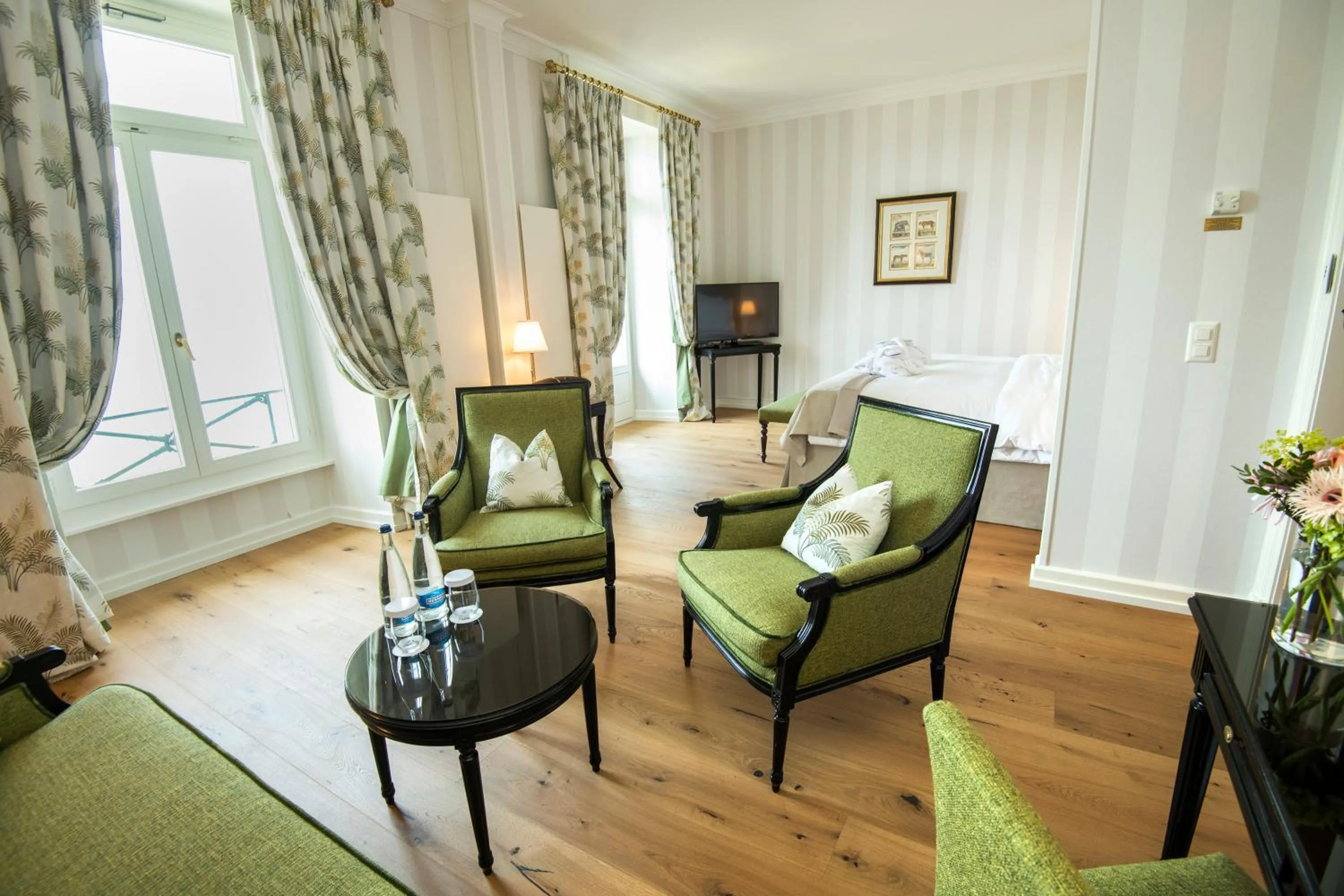 Bedroom in Hôtel Des Trois Couronnes & Spa - The Leading Hotels of the World