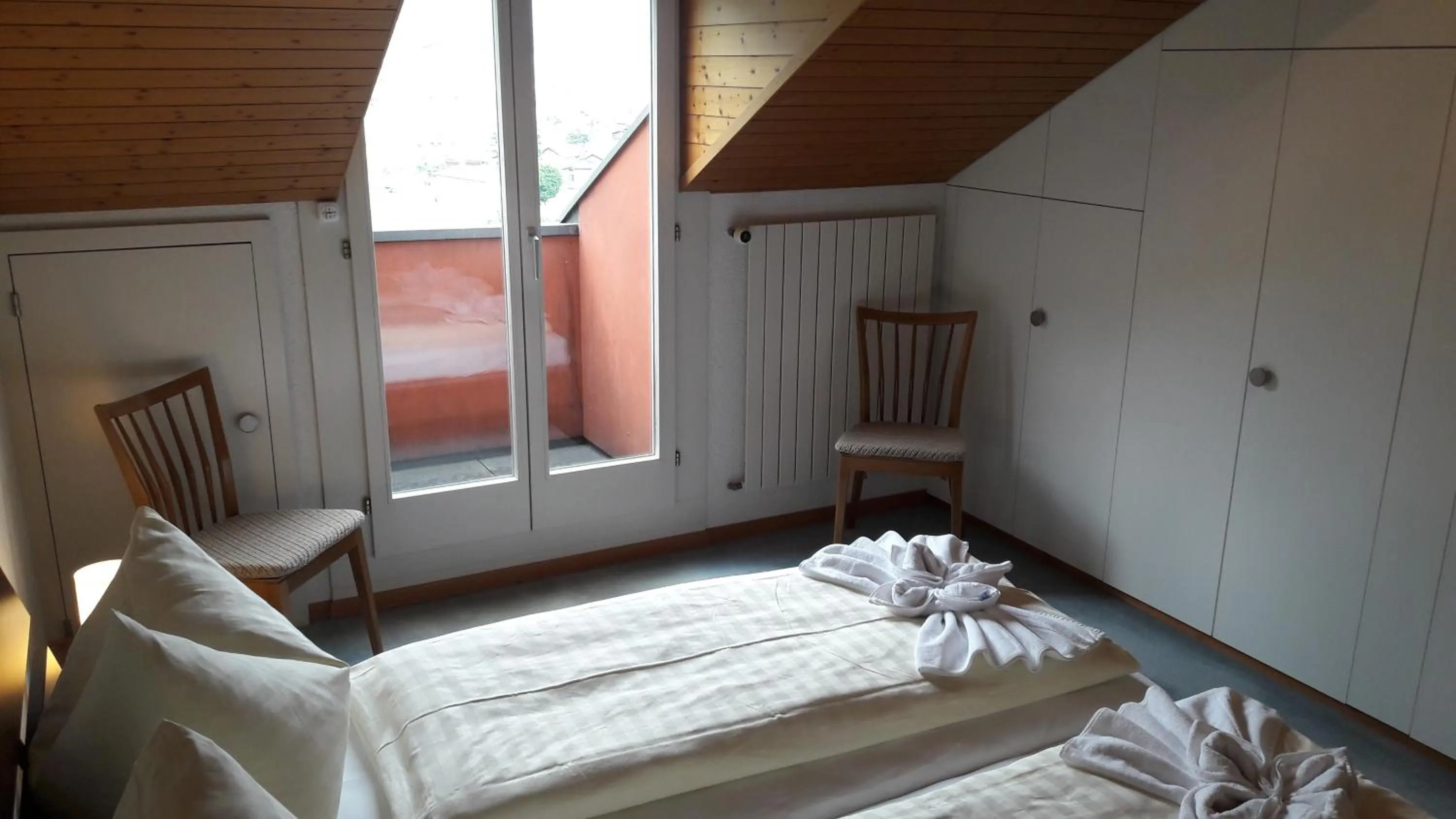 Bedroom, Bed in Waldhotel Unspunnen