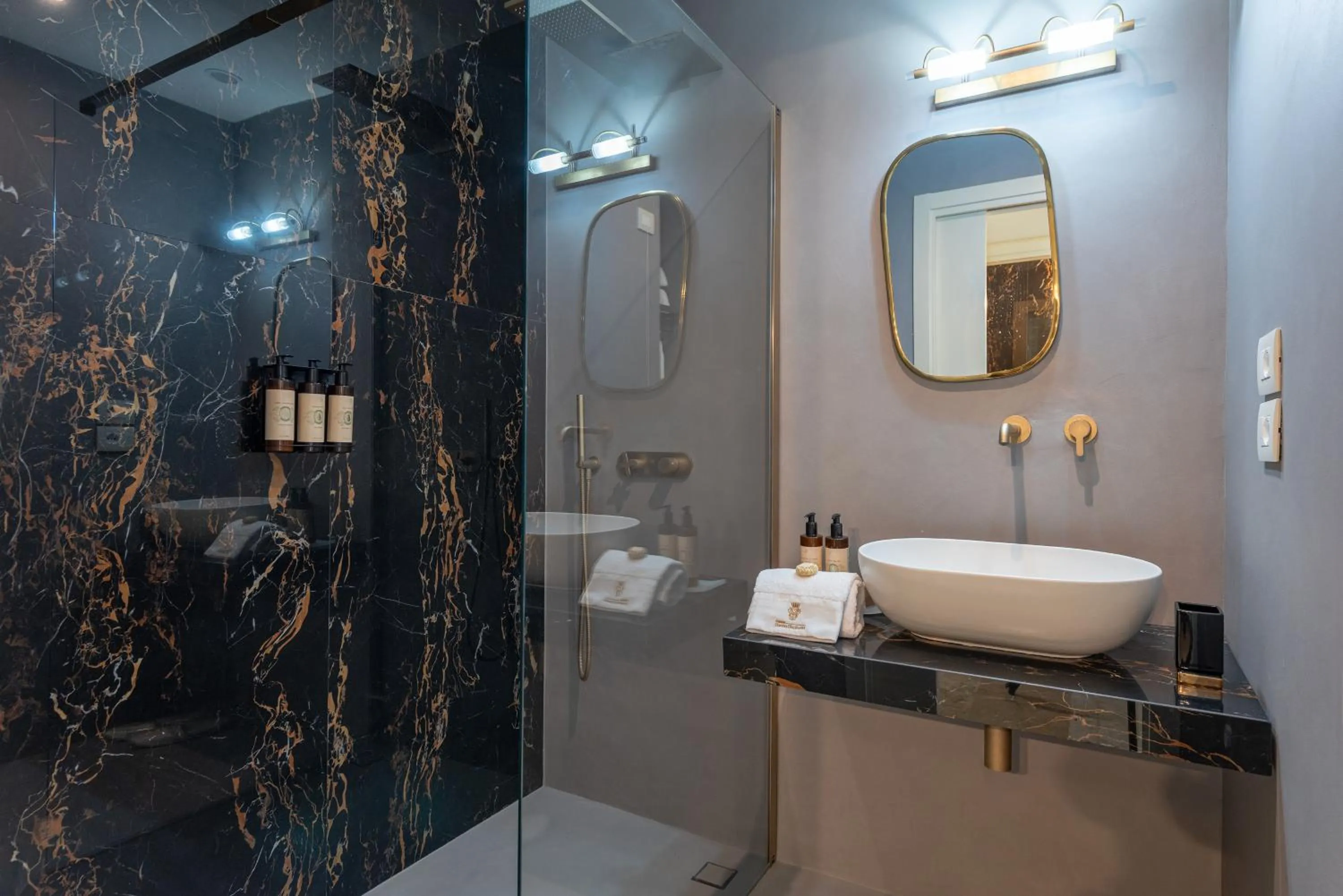 Bathroom in Palazzo Donna Elisabetta