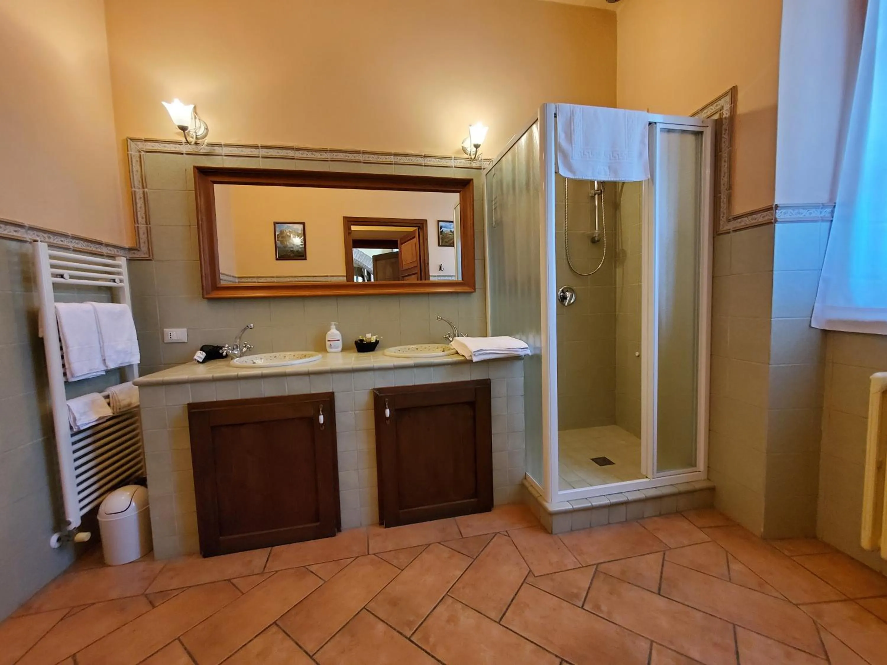Bathroom in Antica Locanda La Tinara del Belvedere - Romantic Dreams -