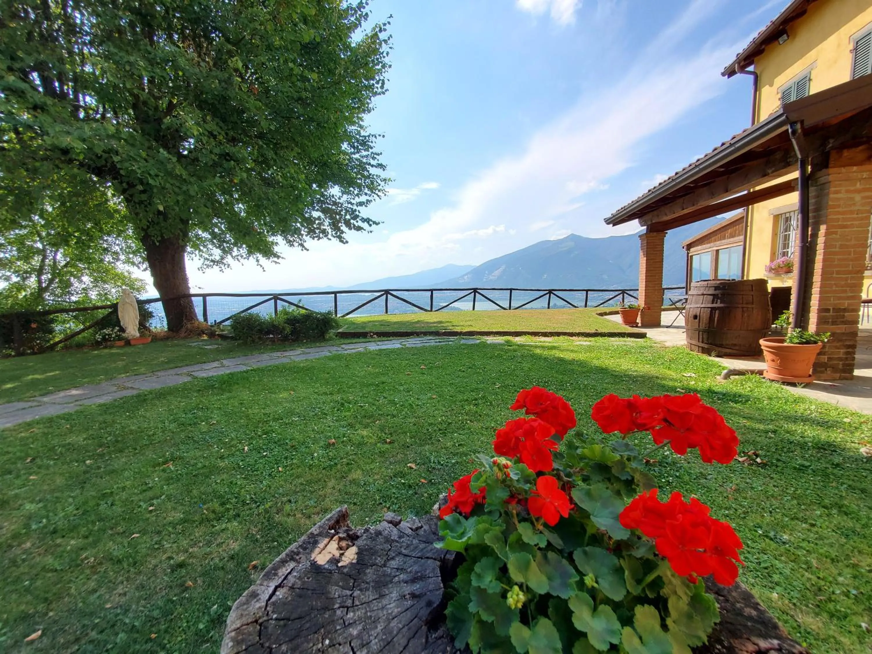 Property building in Antica Locanda La Tinara del Belvedere - Romantic Dreams -