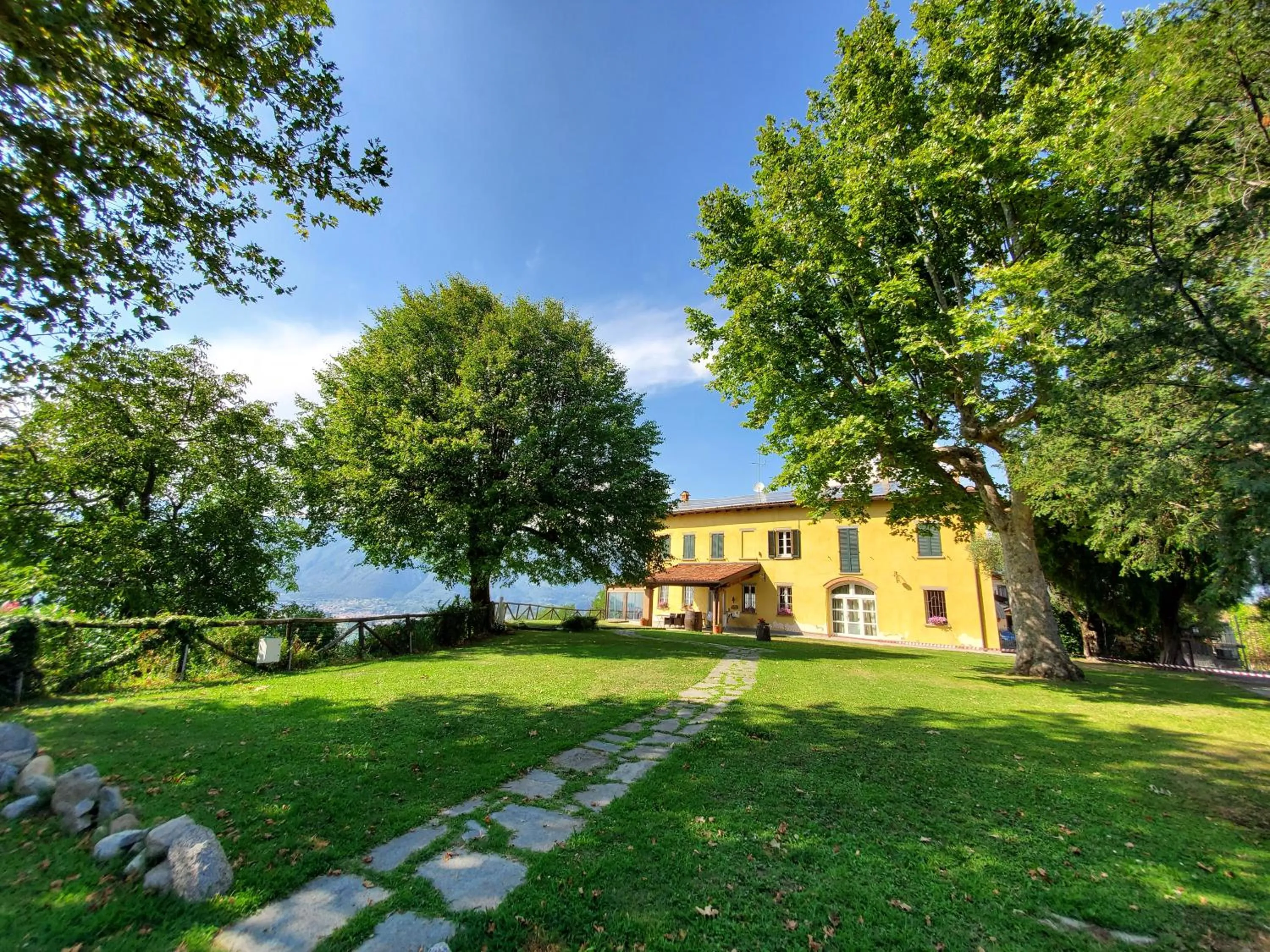 Property building in Antica Locanda La Tinara del Belvedere - Romantic Dreams -