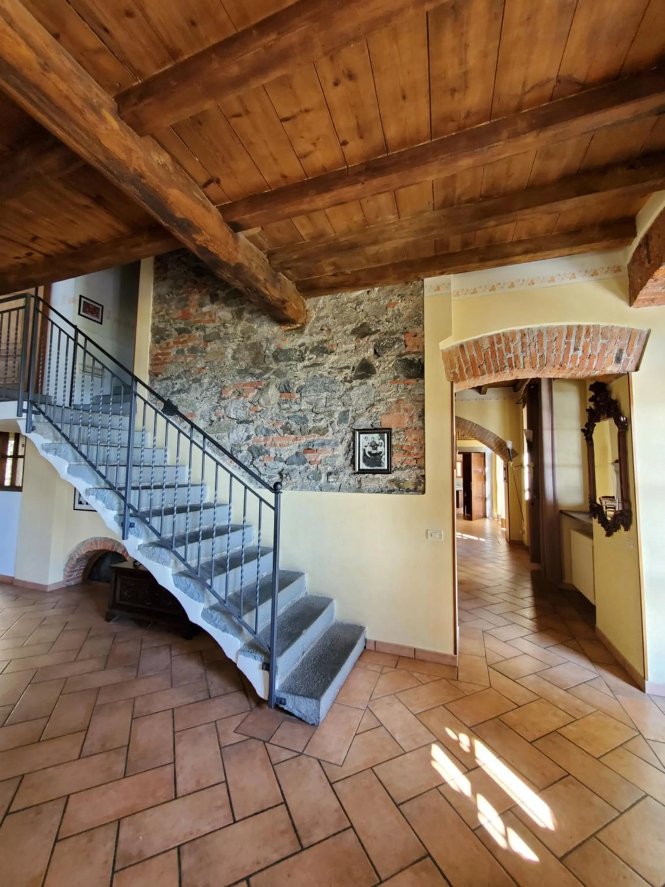 Lounge or bar in Antica Locanda La Tinara del Belvedere - Romantic Dreams -