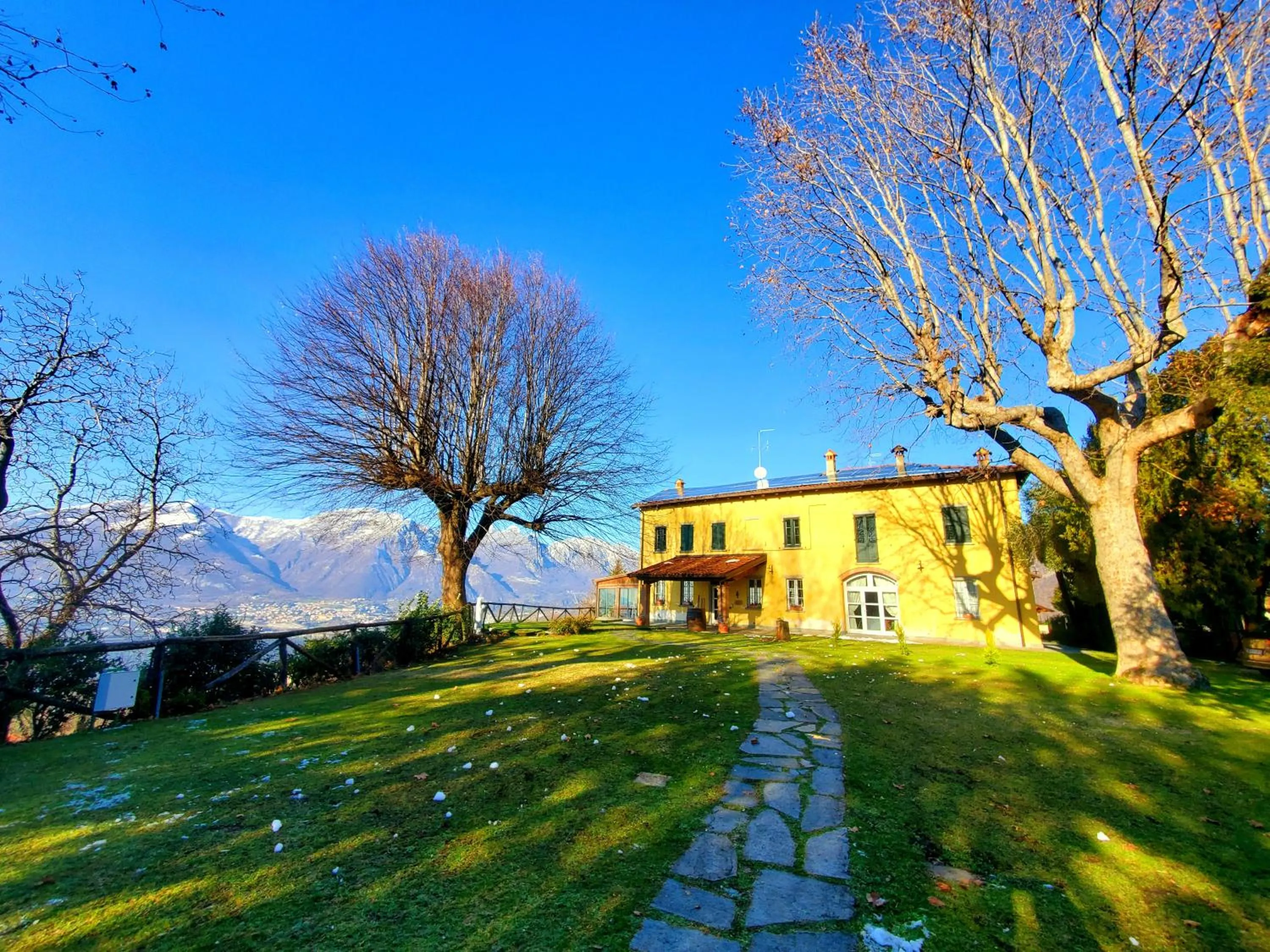 Facade/entrance in Antica Locanda La Tinara del Belvedere - Romantic Dreams -