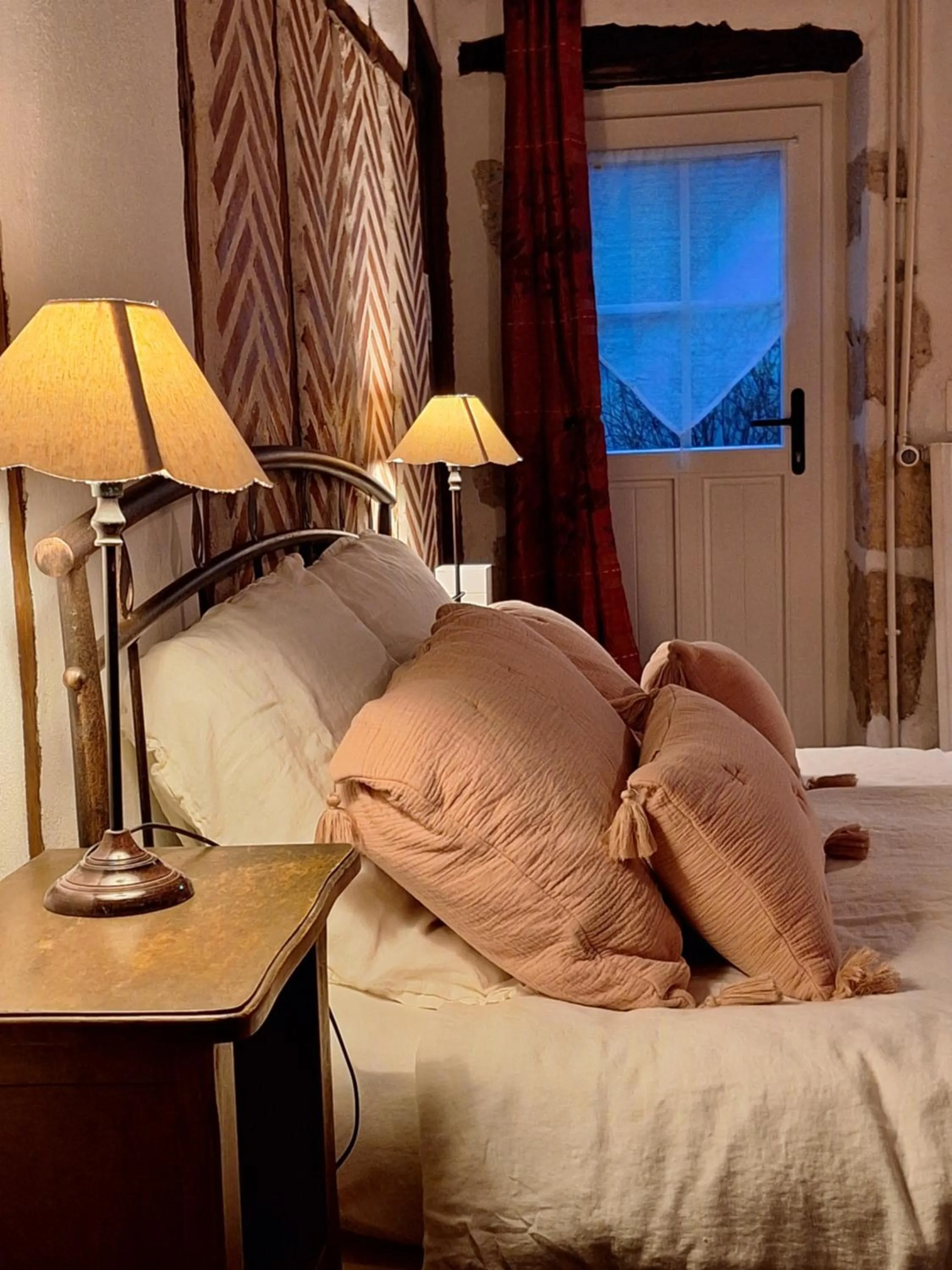 Bed in Traînefeuilles - Chambres d'hôtes proche Zoo de Beauval