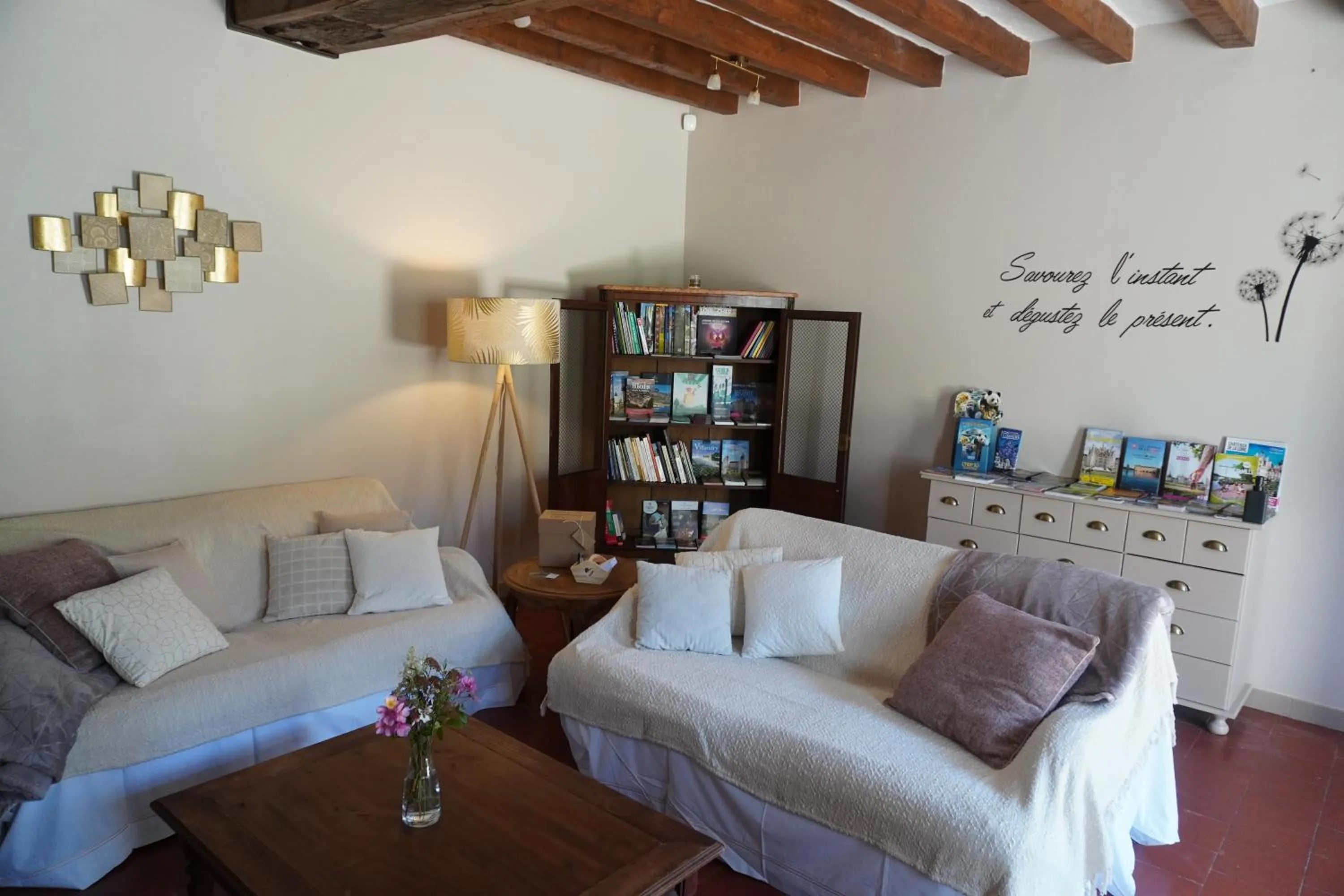 Library in Traînefeuilles - Chambres d'hôtes proche Zoo de Beauval