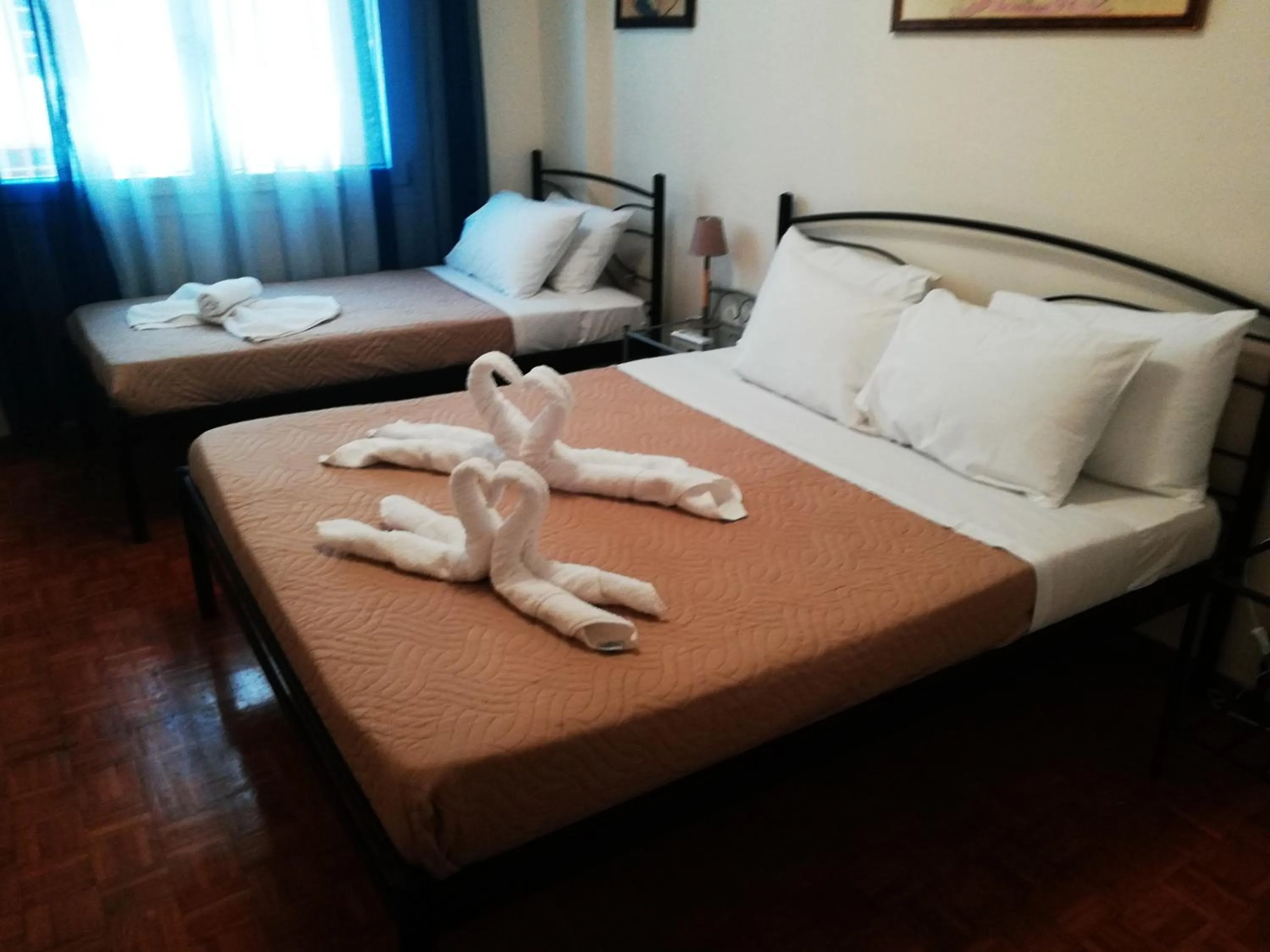 Bed in Luxury Apts Heraklion Center