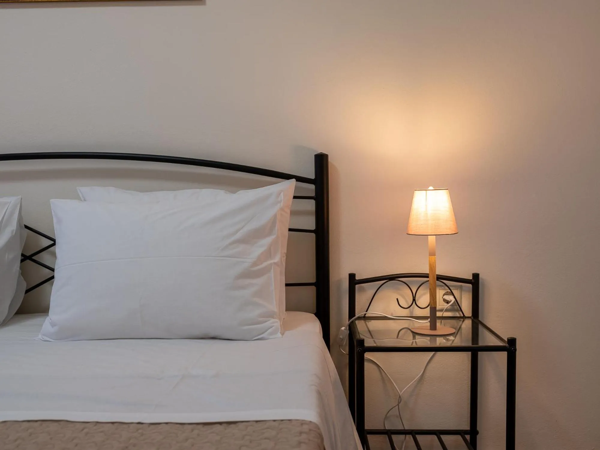 Decorative detail, Bed in Luxury Apts Heraklion Center