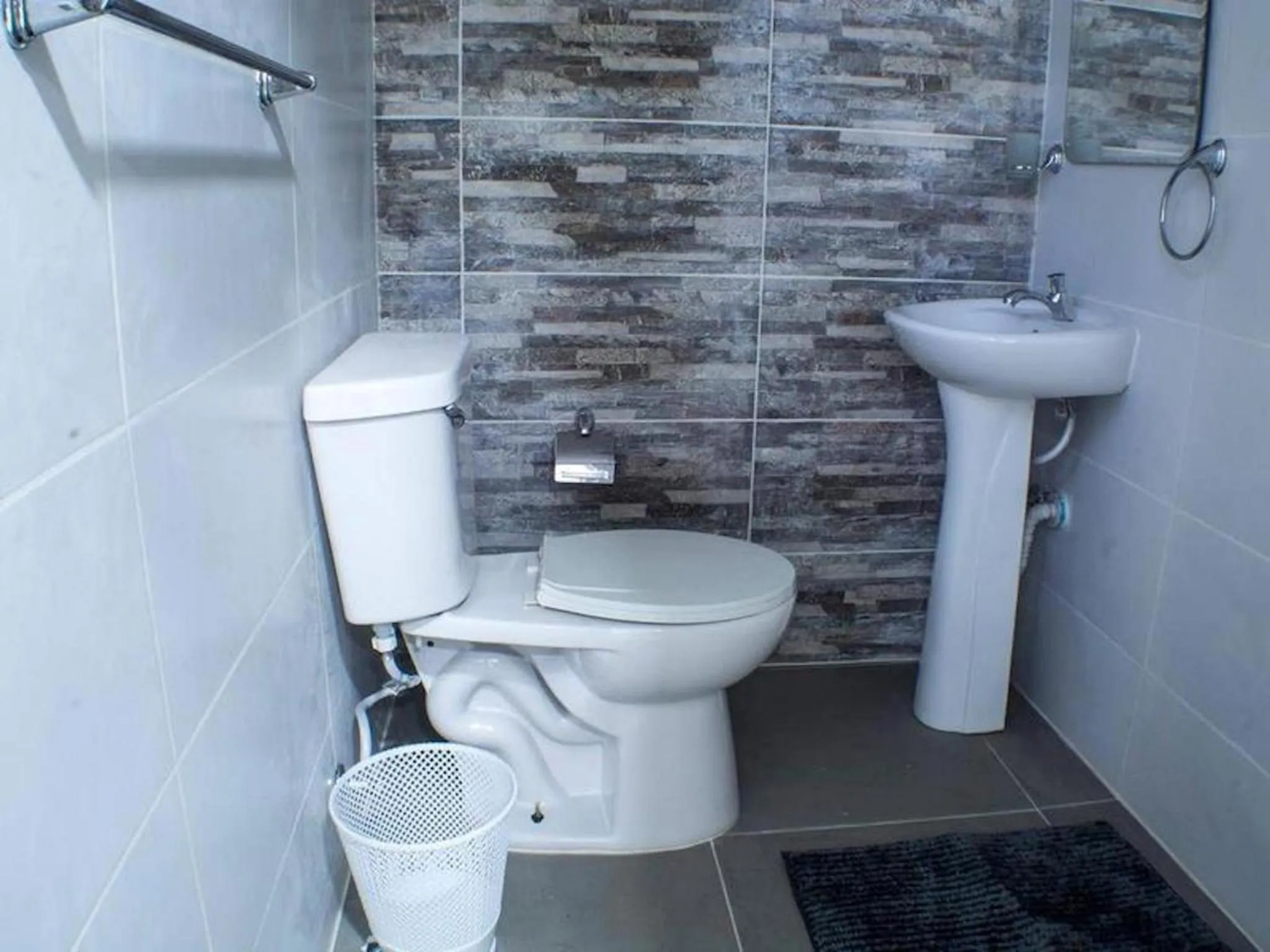 Toilet in Malecon Cozy - Premium Plus 13