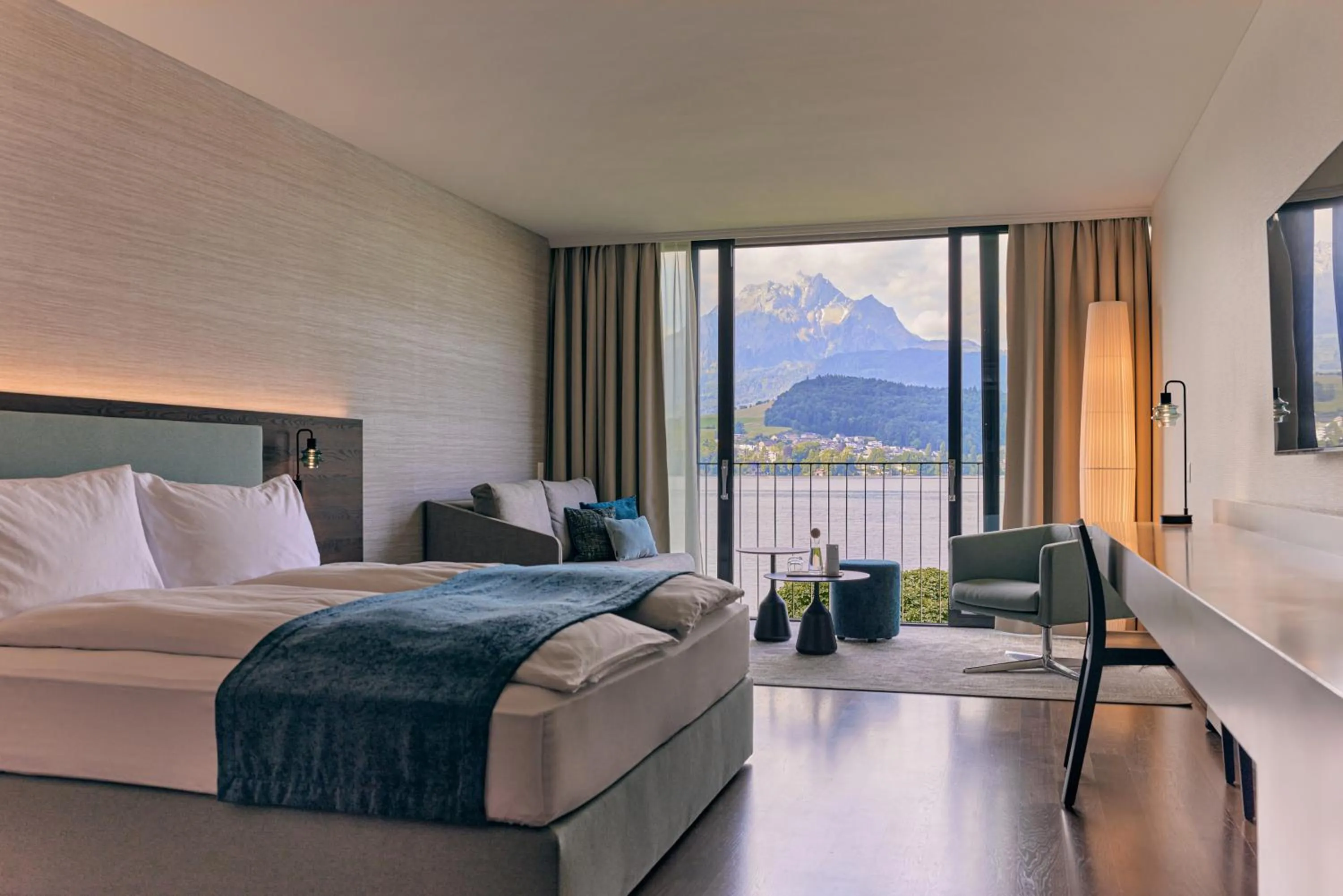 View (from property/room), Bed in HERMITAGE Lake Lucerne - Beach Club & Lifestyle Hotel