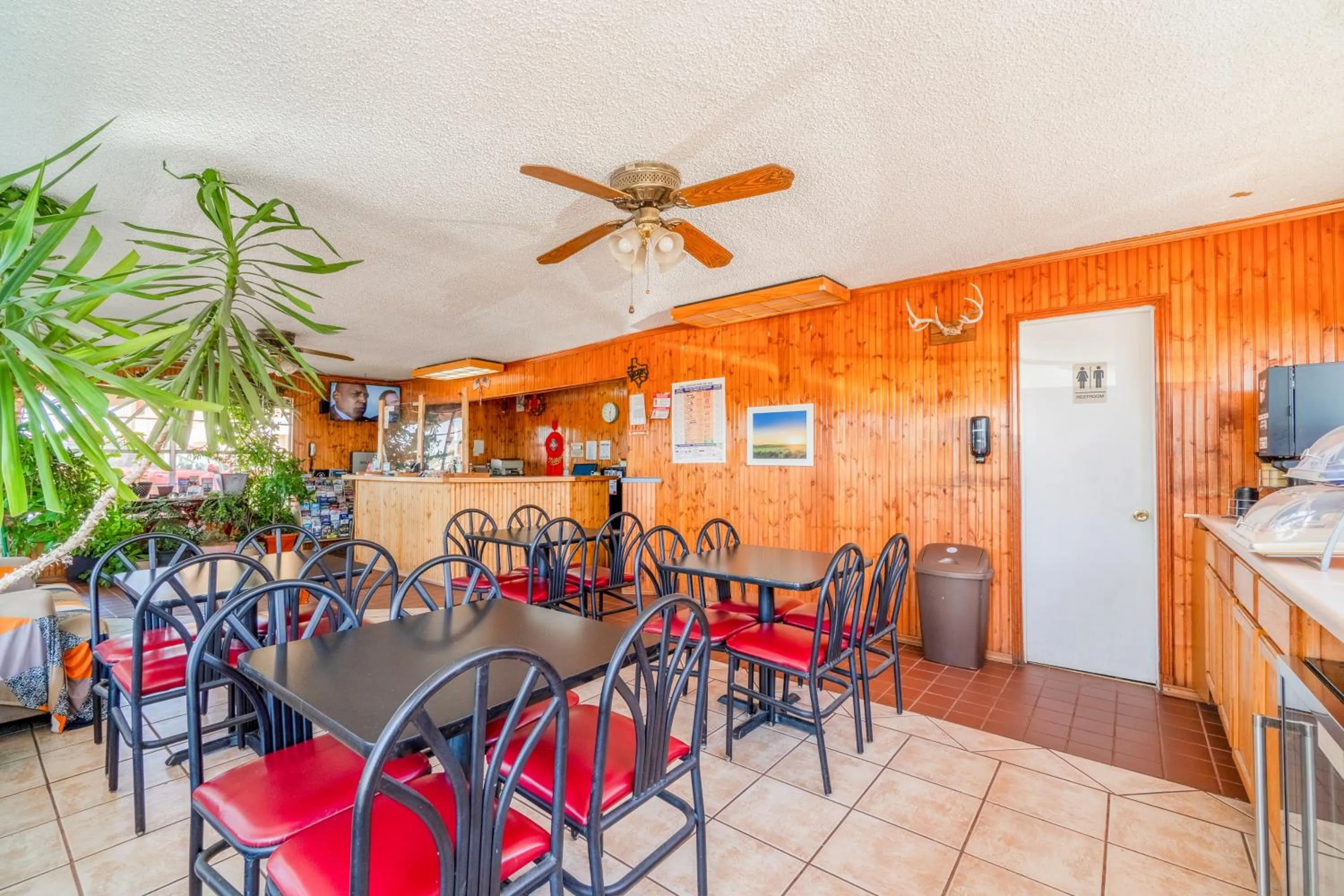 Breakfast in Lone Star Inn by OYO Vernon Texas Hwy 287