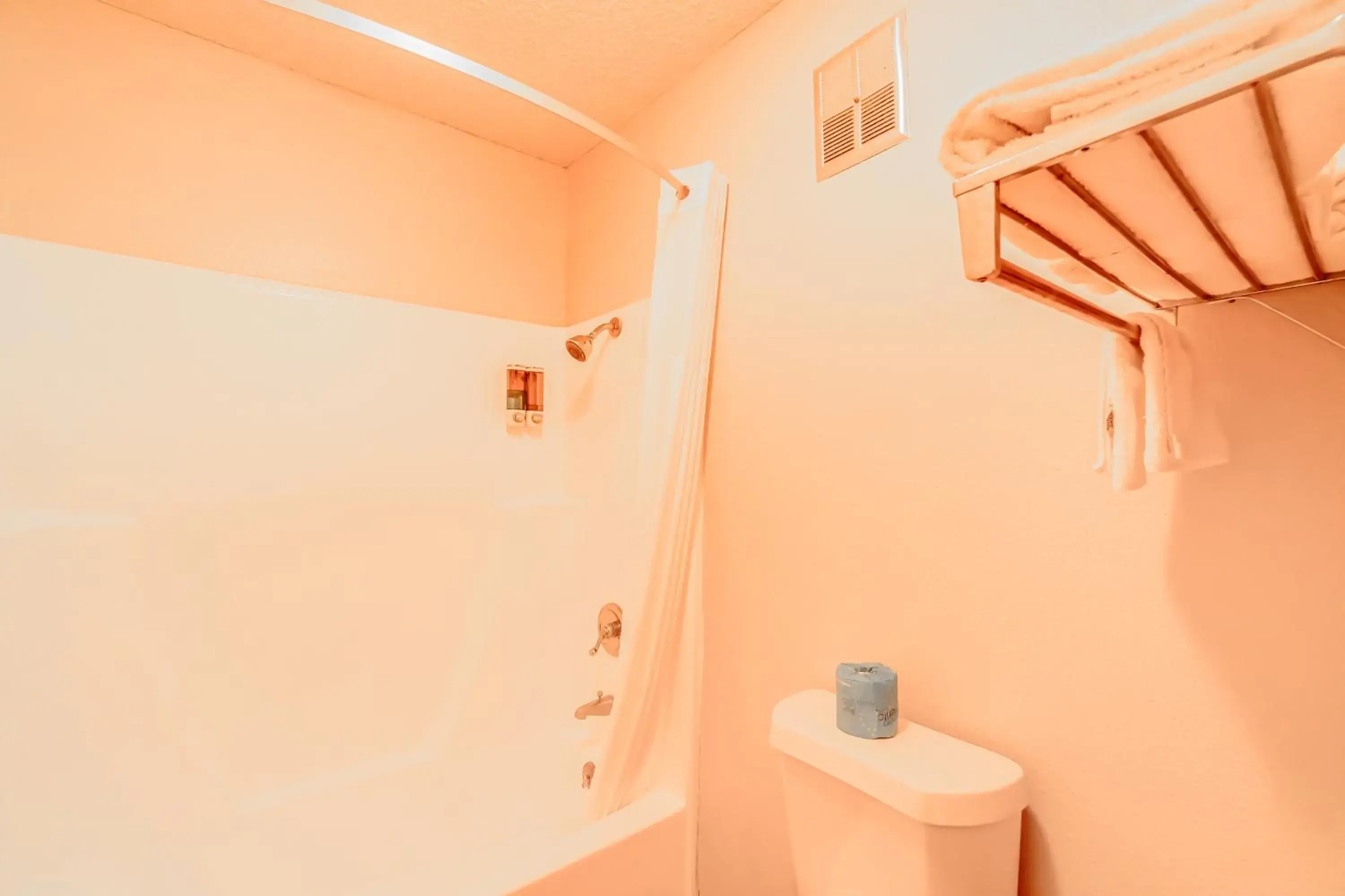 3 Queen Beds with Sofa Bed Non-Smoking in Lone Star Inn by OYO Vernon Texas Hwy 287 3 Queen Beds with Sofa Bed Non-Smoking in Lone Star Inn by OYO Vernon Texas Hwy 287