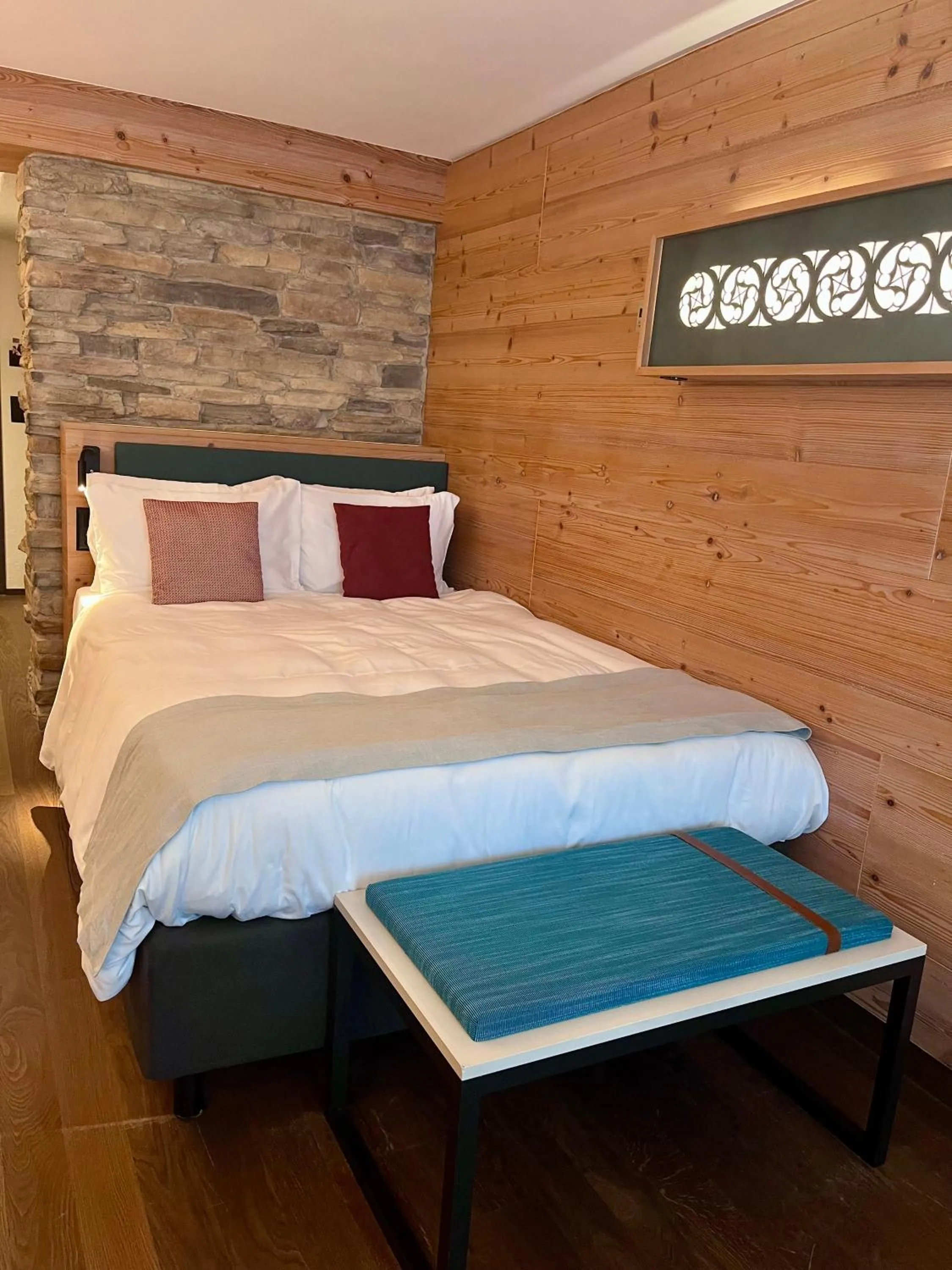 Bedroom, Bed in Hotel Interlaken