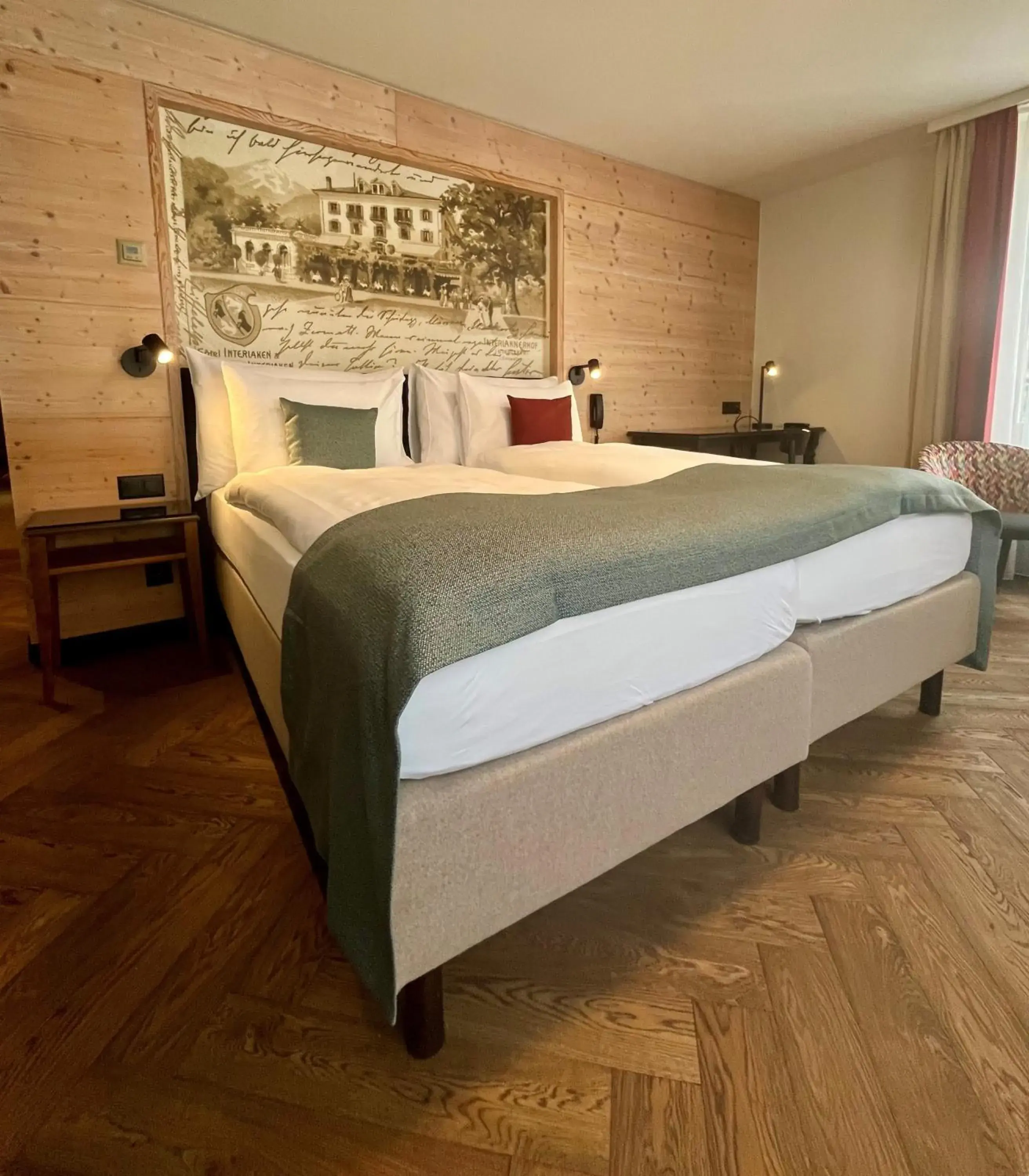 Large Room with Balcony in Hotel Interlaken Large Room with Balcony in Hotel Interlaken