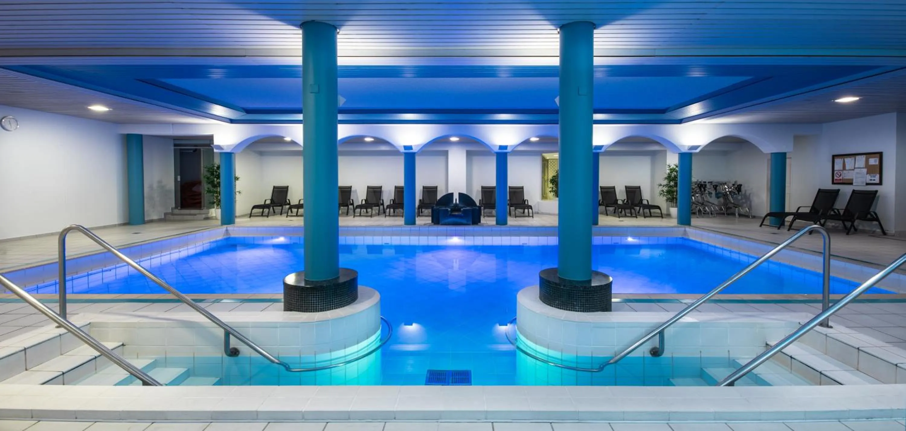 Swimming pool in Villa Sassa