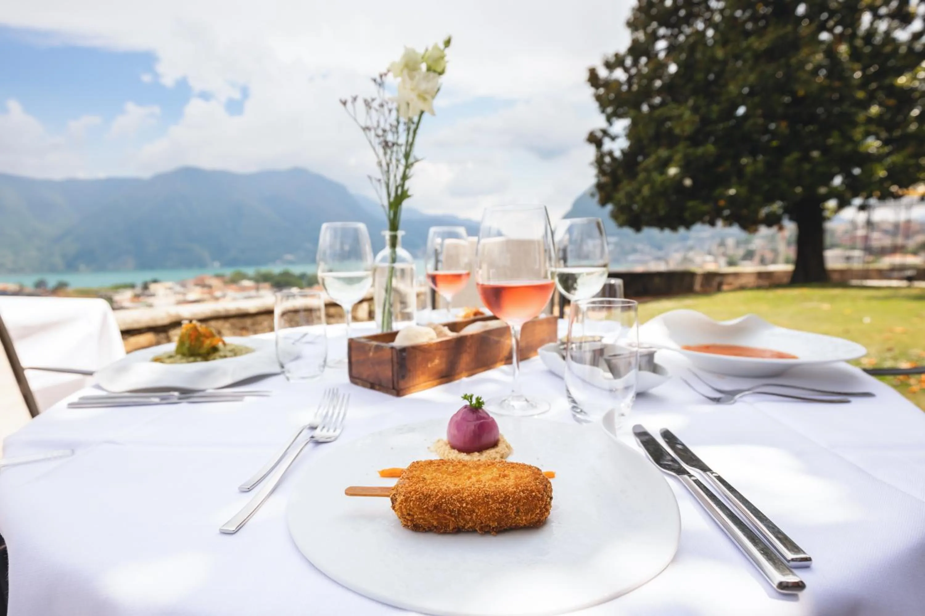 Restaurant/places to eat in Villa Sassa