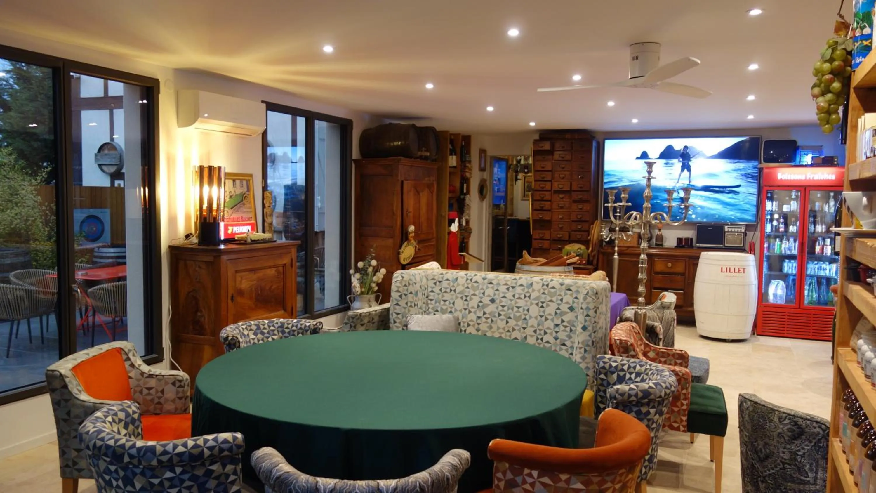 Restaurant/places to eat in Hostelry Music Repetition