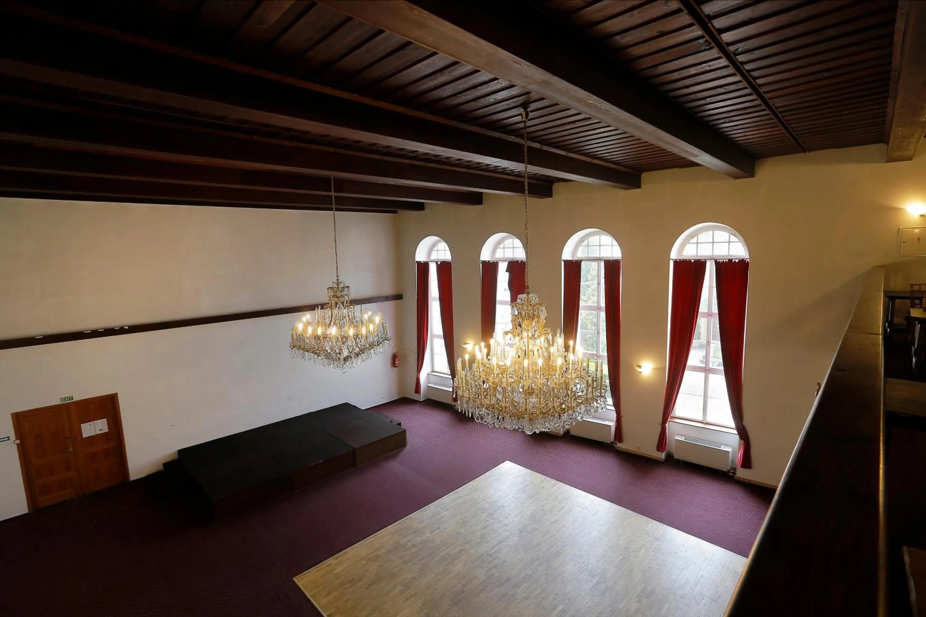 Balcony/Terrace, Bed in Hotel Magnolia