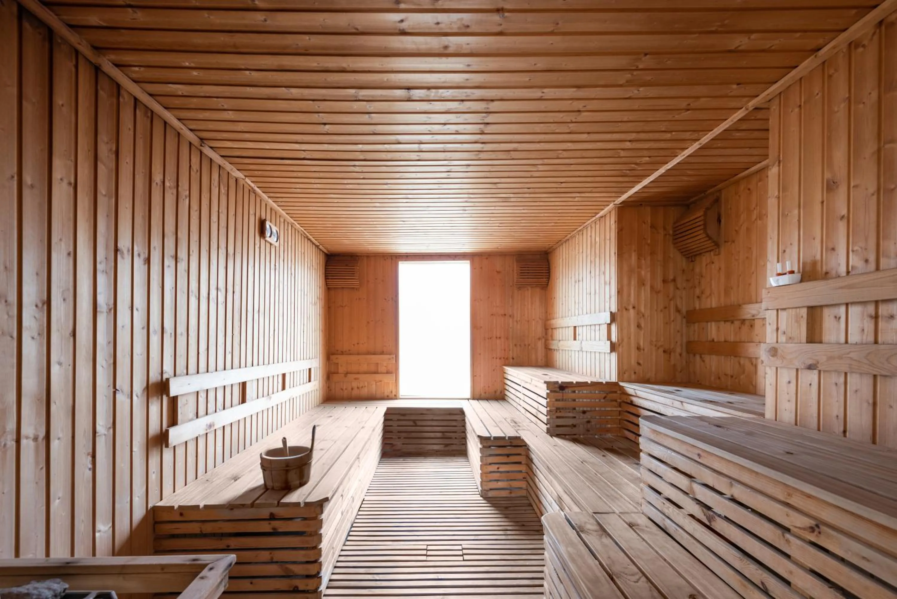 Sauna in Rare Panoramic Sea, City & Mountain Views - XXL Balcony - 1Gbps Blazing Fast Free WIFI - Pool - Gym - Pool Table - Steam - Sauna - Bar