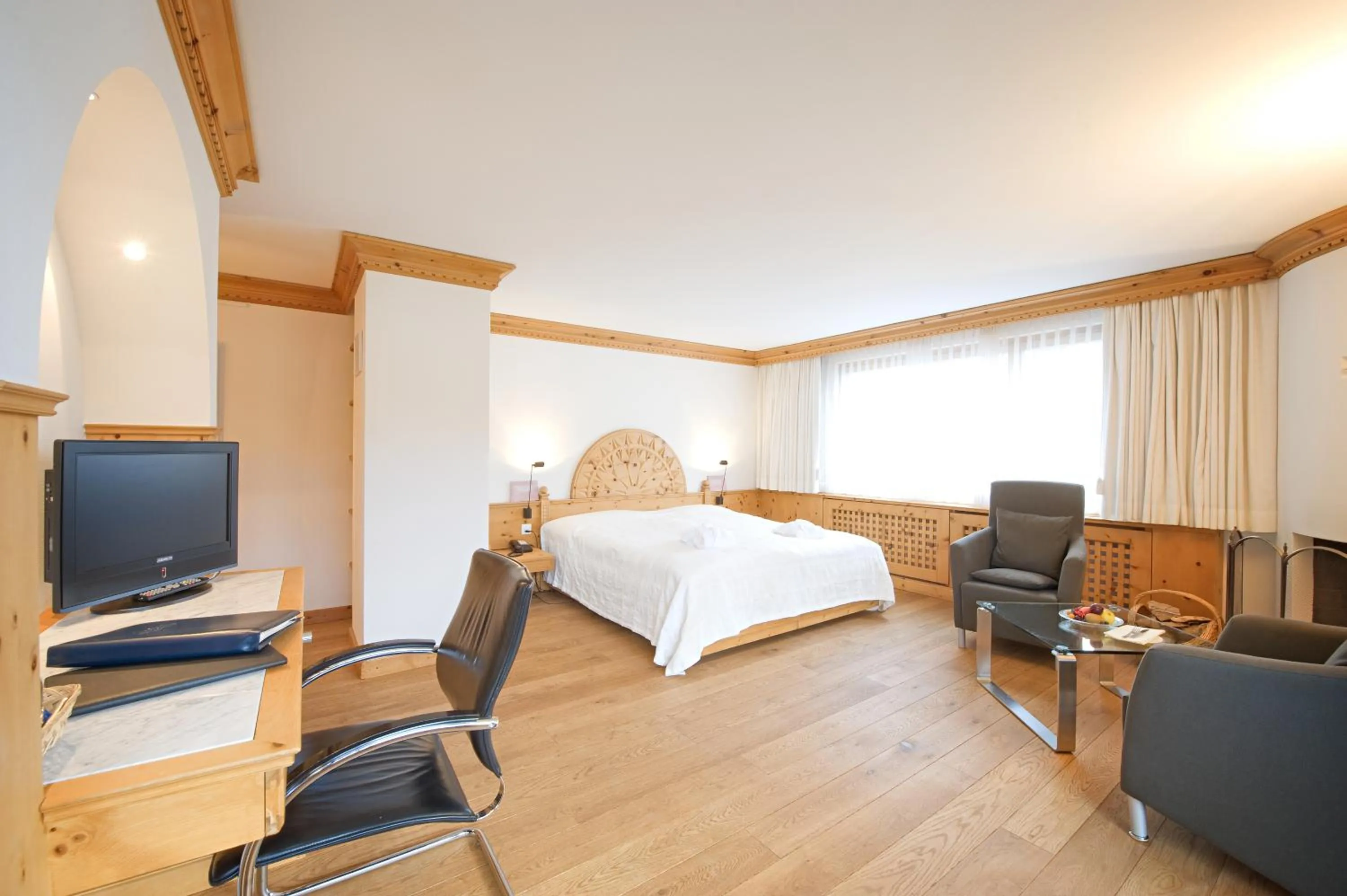 Photo of the whole room, Bed in Albana Hotel Silvaplana