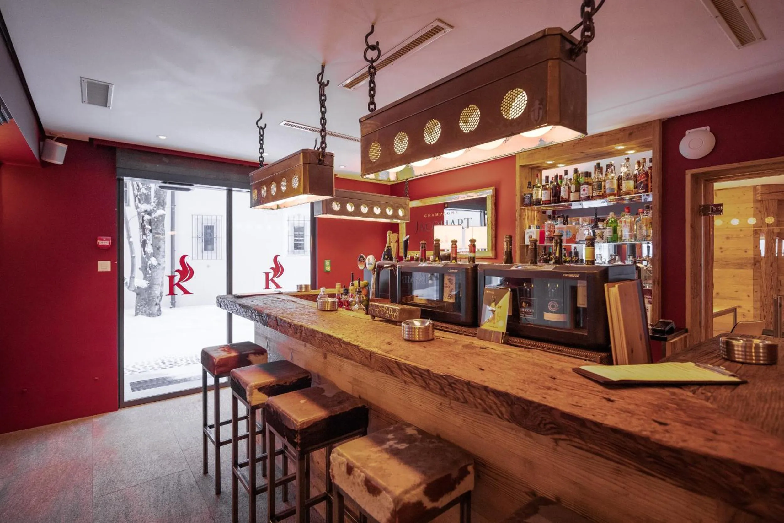 Lounge or bar in Albana Hotel Silvaplana