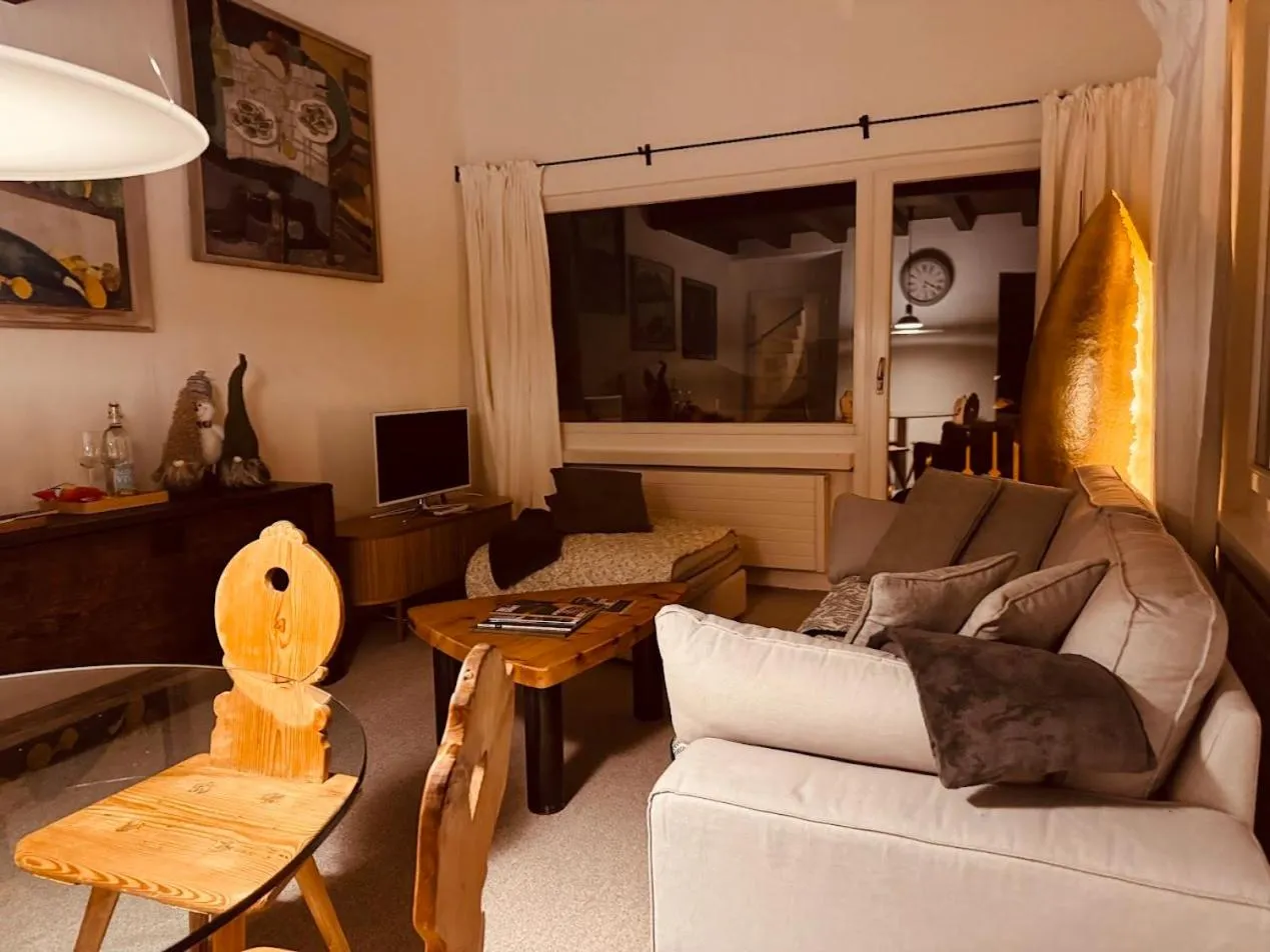 Seating area in Albana Hotel Silvaplana